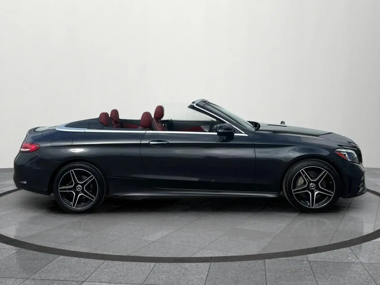 Mercedes-Benz C-Class снимка Mercedes-Benz C-Class