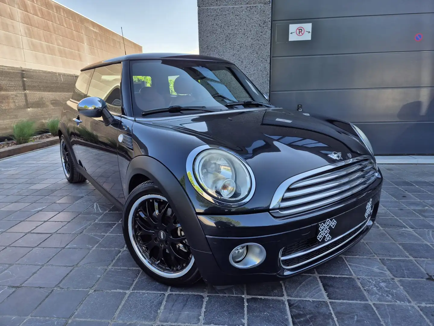 MINI Cooper D 1.6 DPF / Leder / Airco / Manueel Noir - 1