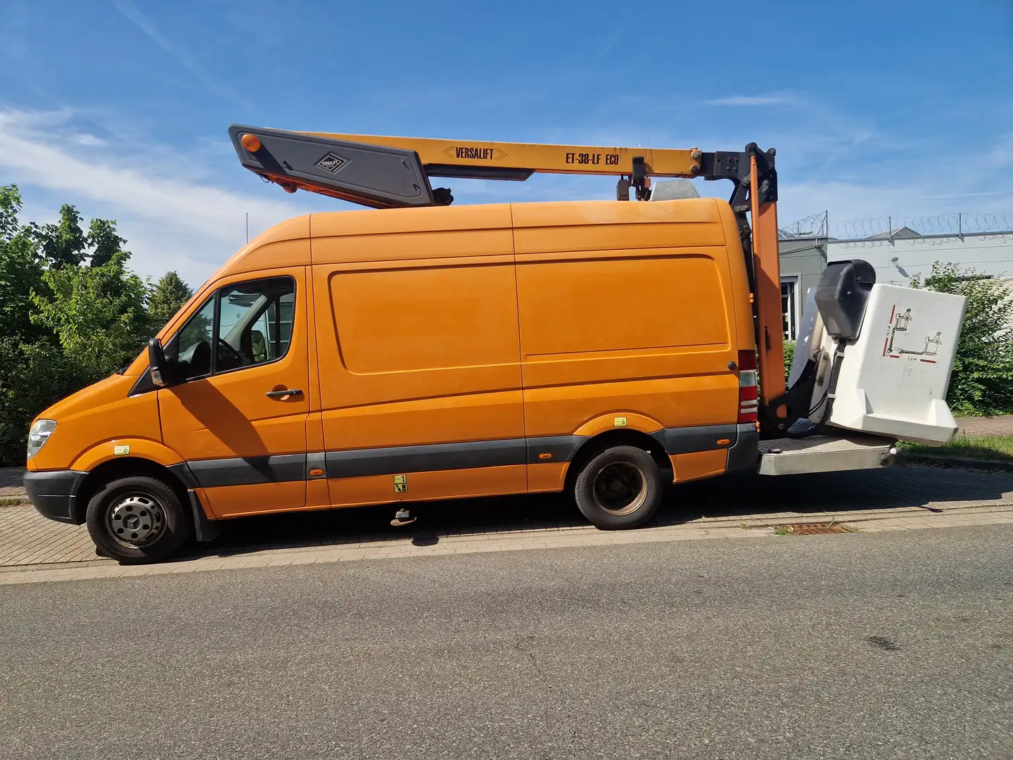 Mercedes-Benz Sprinter - 1