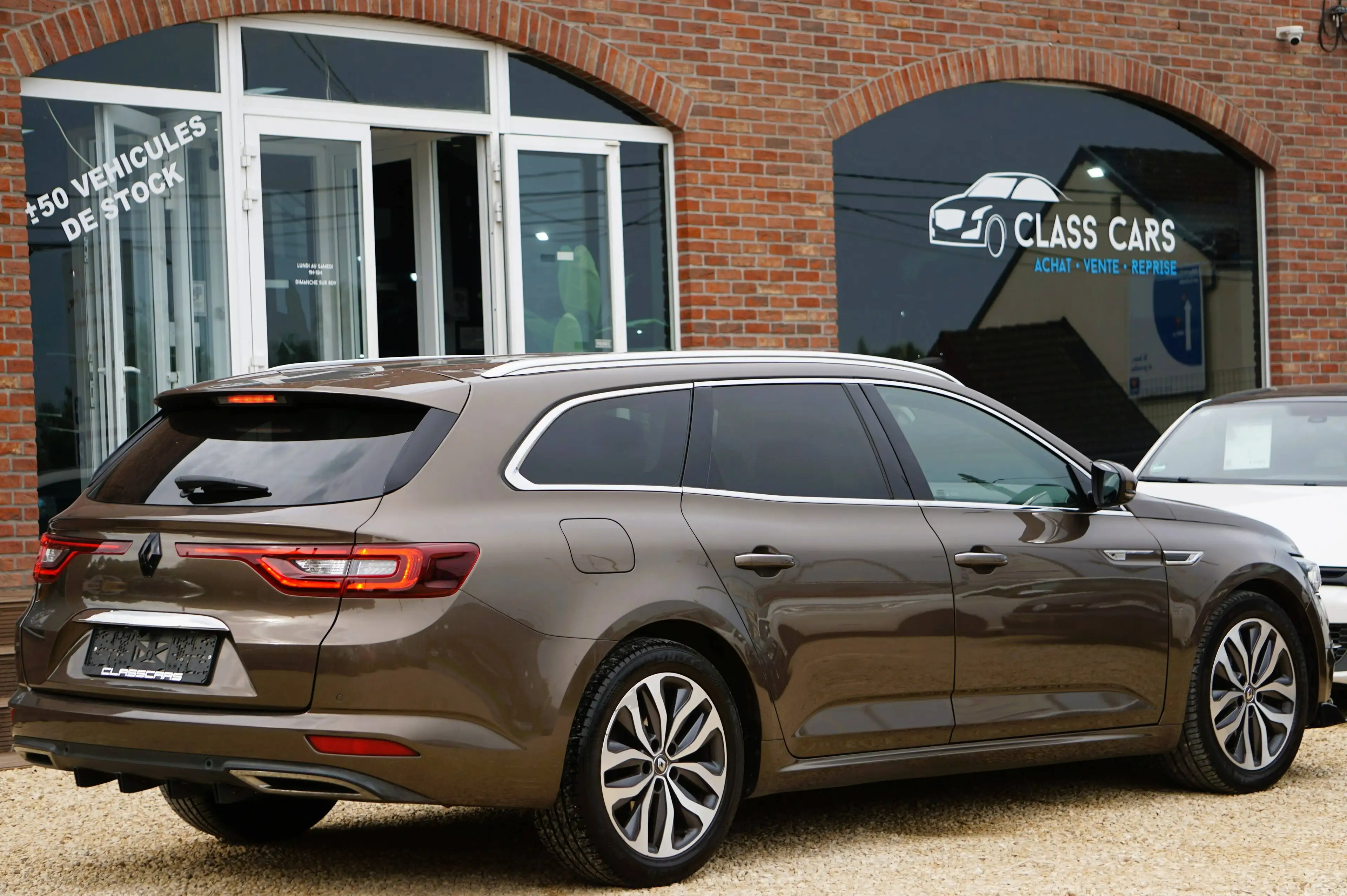 Renault Talisman SW 1.6 TCe INITIALE PARIS / AUTO / NAVIGATION / SIÈGE MASSANT / LED PURE VISION / PDC / CLIMTRONIC — photo 6