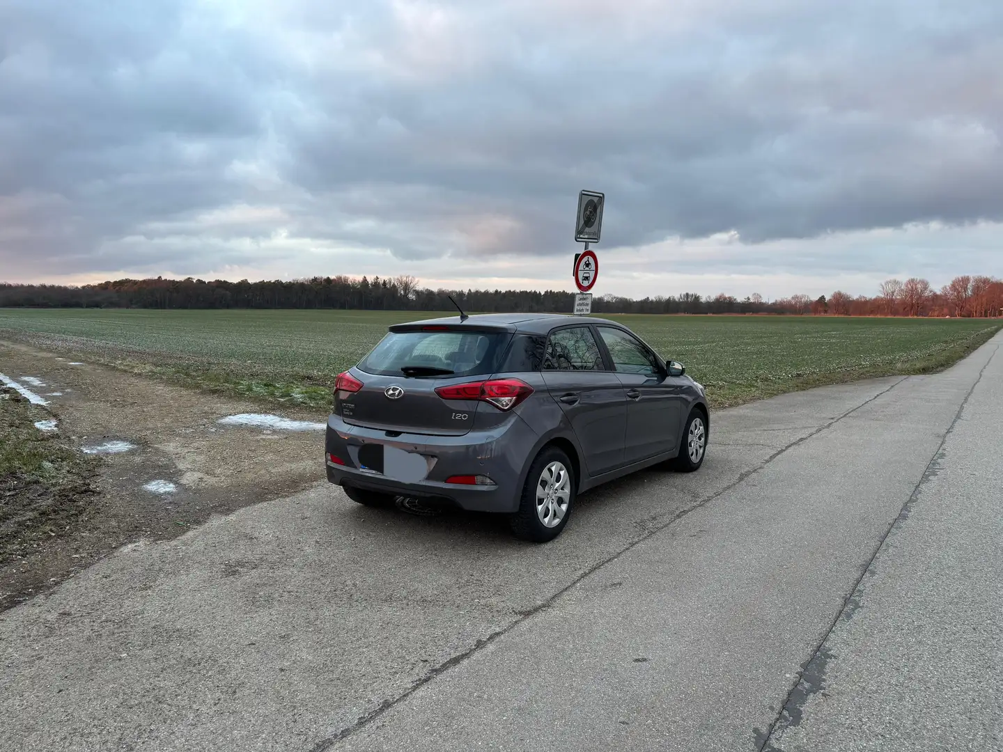 Hyundai i20 i20 1.2 Trend Grau - 2