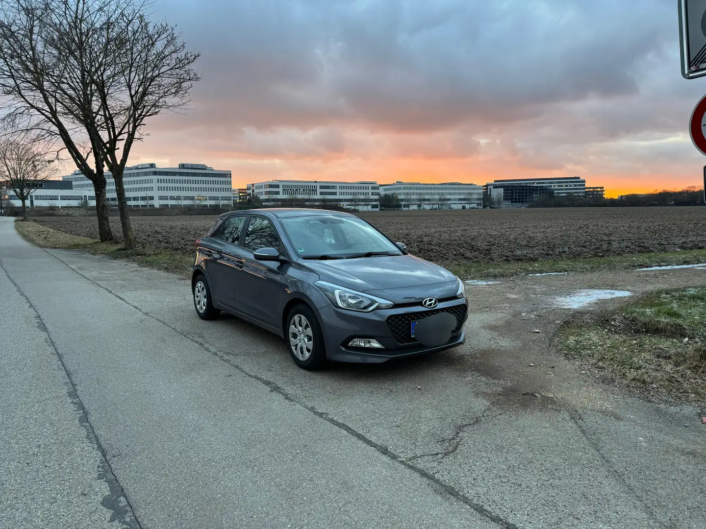 Hyundai i20 i20 1.2 Trend Grau - 1