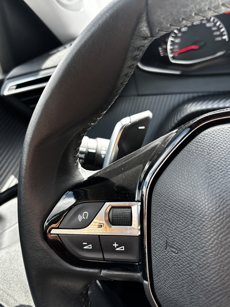Peugeot 2008 1.2T 130Pk Allure Pack * DEALER OH * TREKHAAK * CA — photo 29
