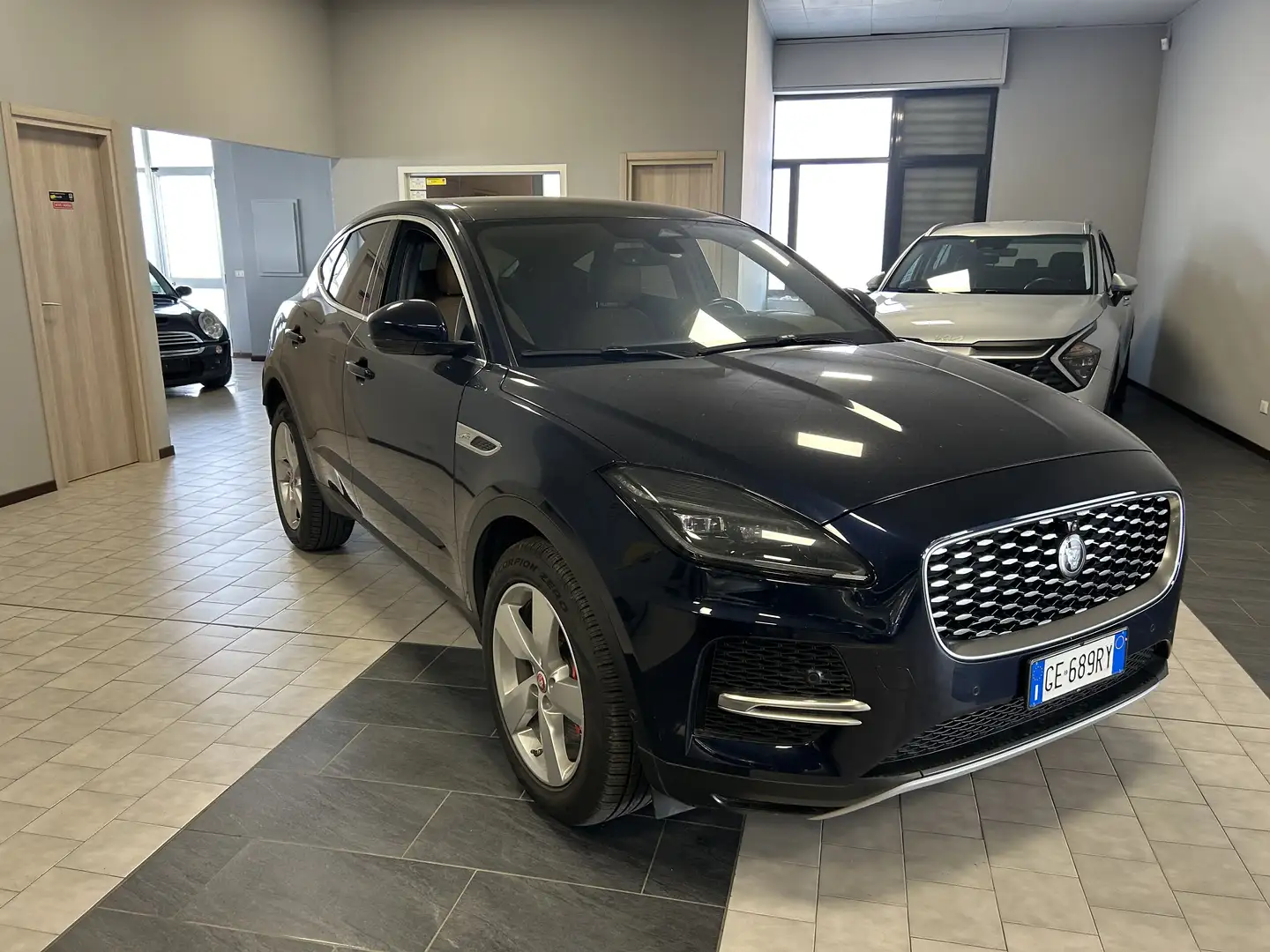 Jaguar E-Pace 2.0d  R-Dynamic S awd 163 CV IBRIDA/DIESEL Blu/Azzurro - 2