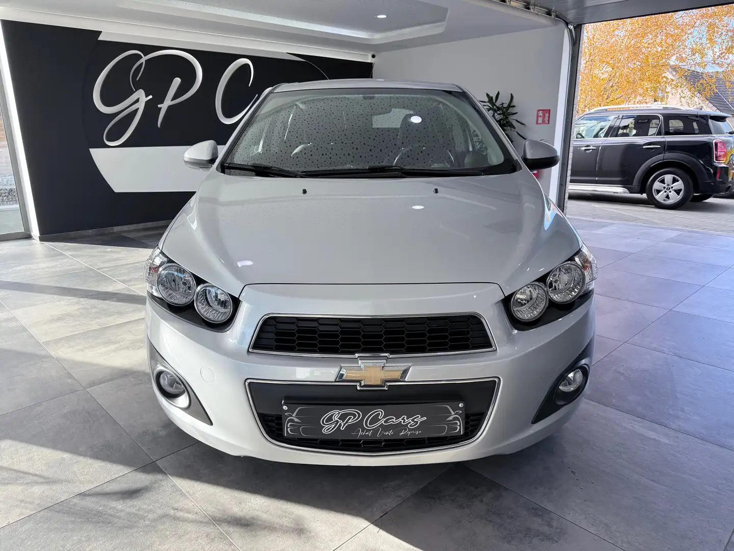 Chevrolet Aveo Aveo hatchback 1.6i LTZ Plateado - 2