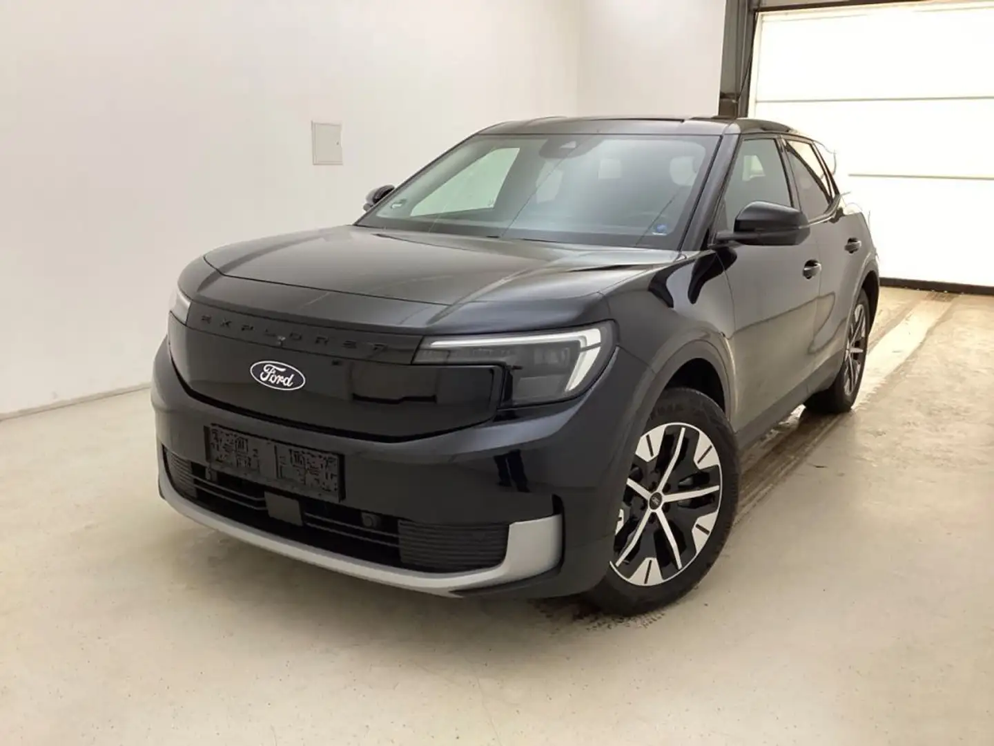 Ford Explorer EV RWD 77kWh Extended Range Schwarz - 1