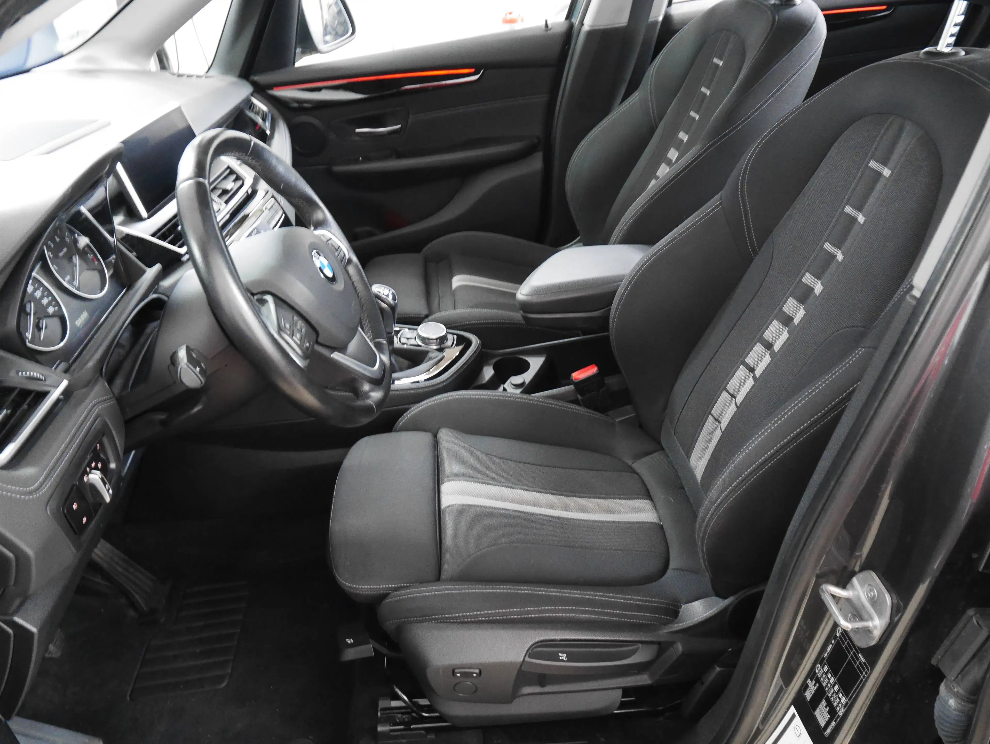 BMW 220 220 i Active Tourer Sport-Line — photo 15