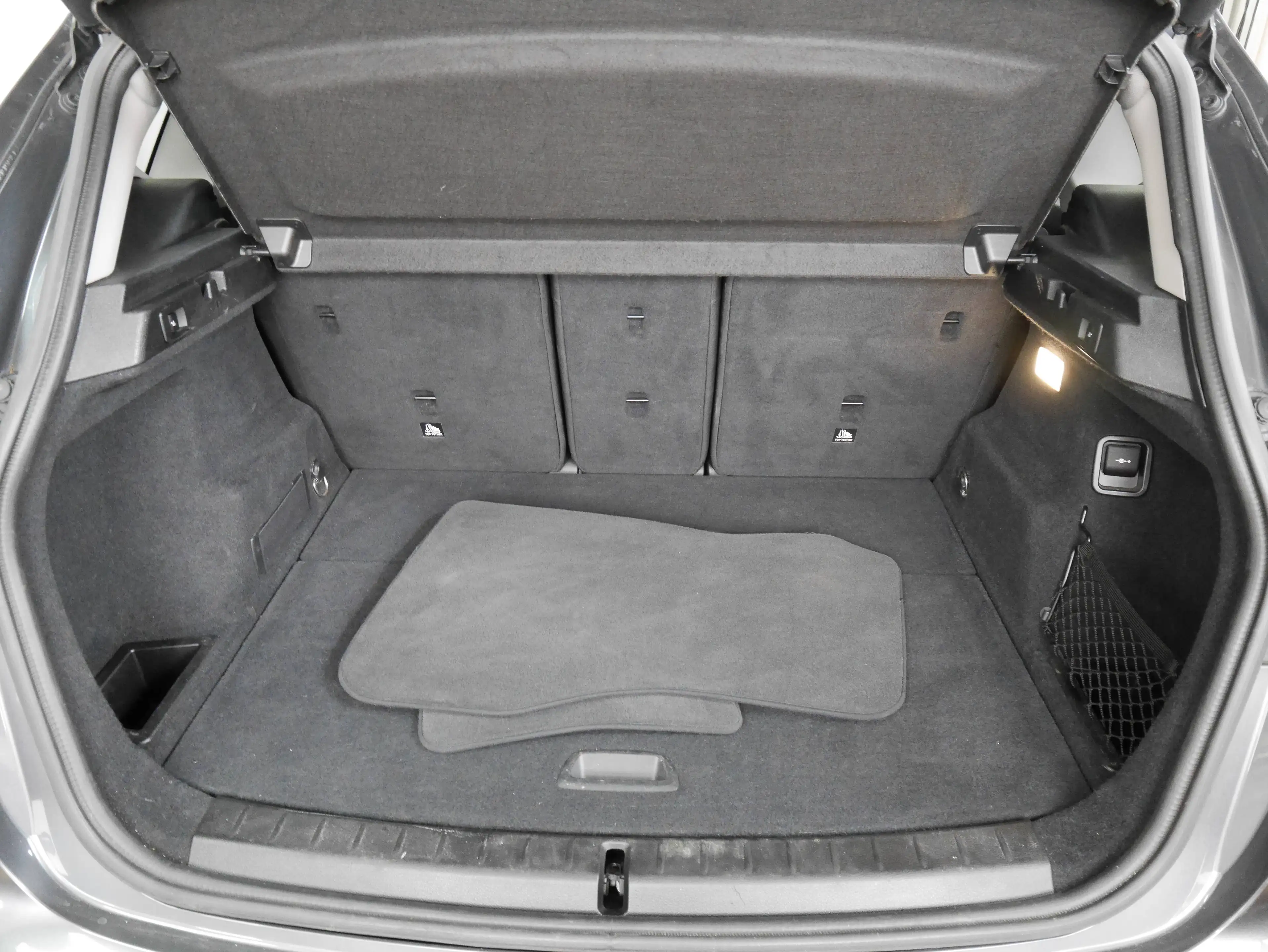 BMW 220 220 i Active Tourer Sport-Line — photo 14