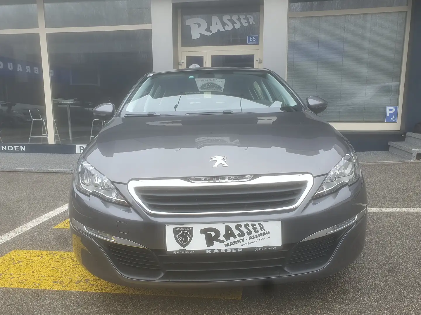 Peugeot 308 308 Active PT 82 Grau - 1