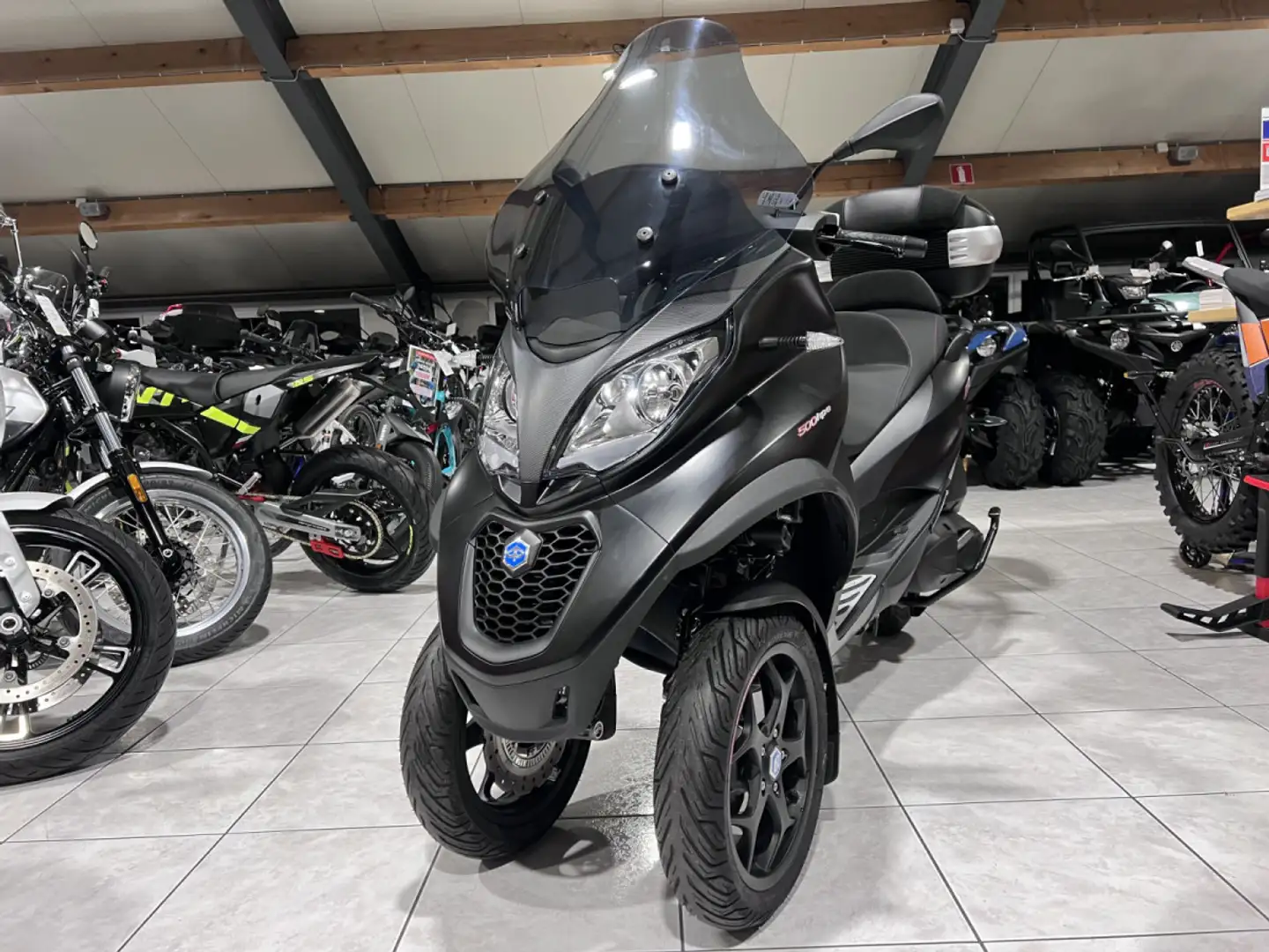 Piaggio MP3 500 SPORT ADVANCED HPE NOIR INCLUS MARCHE ARRIERE Noir - 2