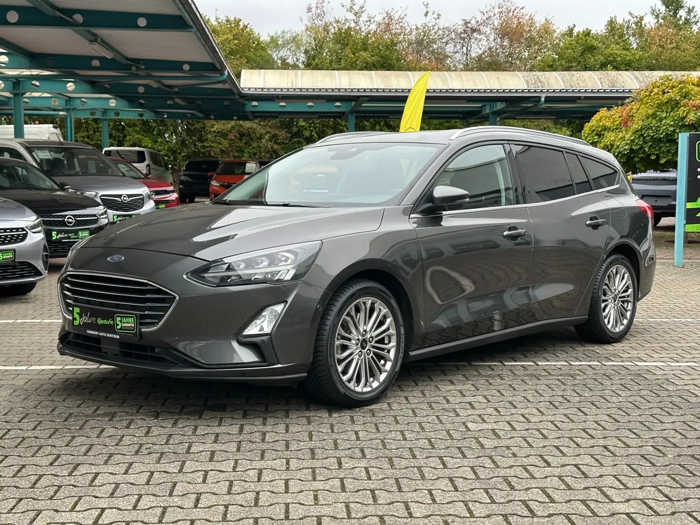 Ford Focus Turnier 1.0 EcoBoost Titanium *ACC*beh.Lenk Grau - 2