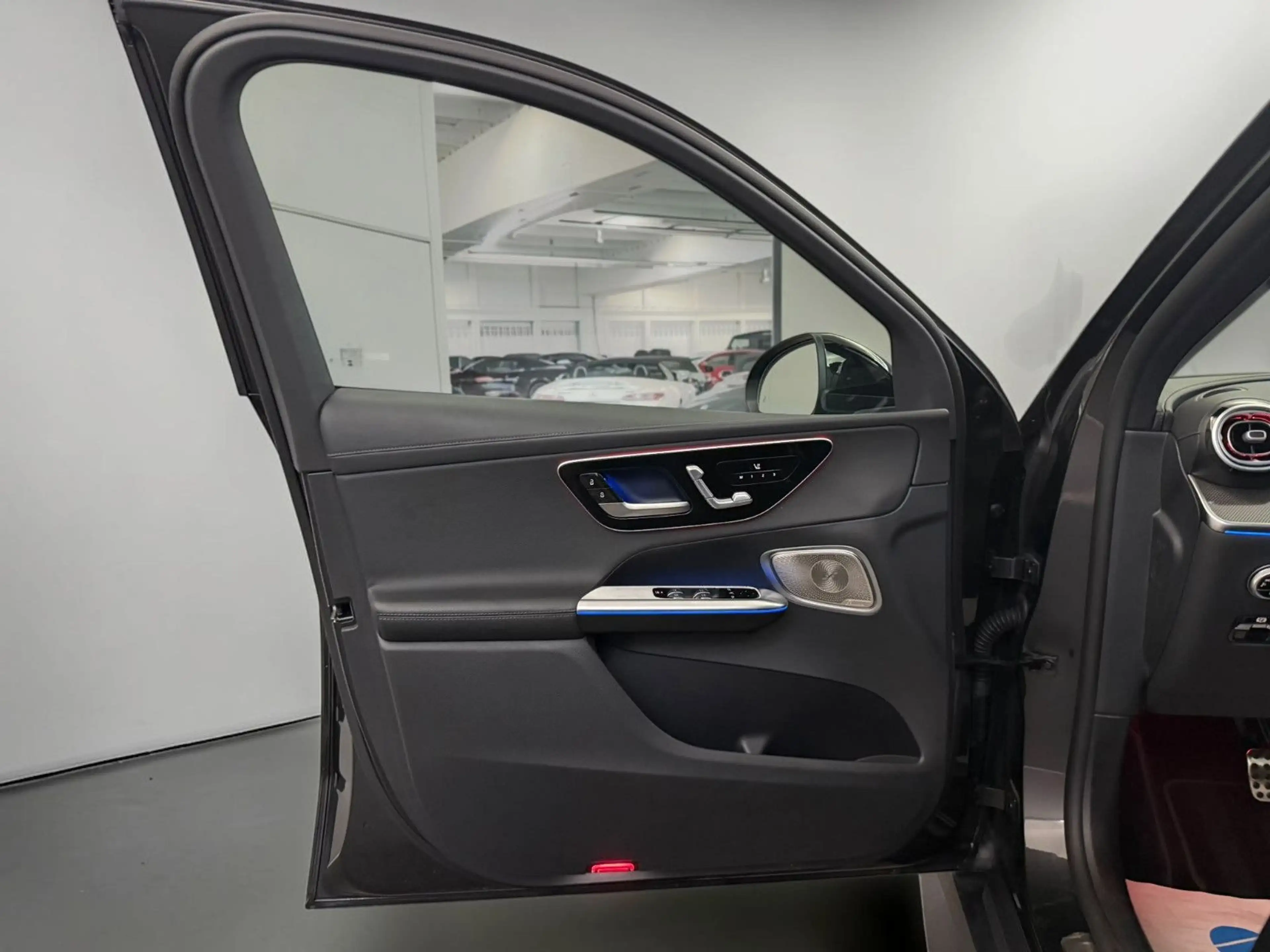 Mercedes-Benz GLC 300 de 4M AMG PREMIUM*PANO*ACC*360*MEMO*BURM — photo 11