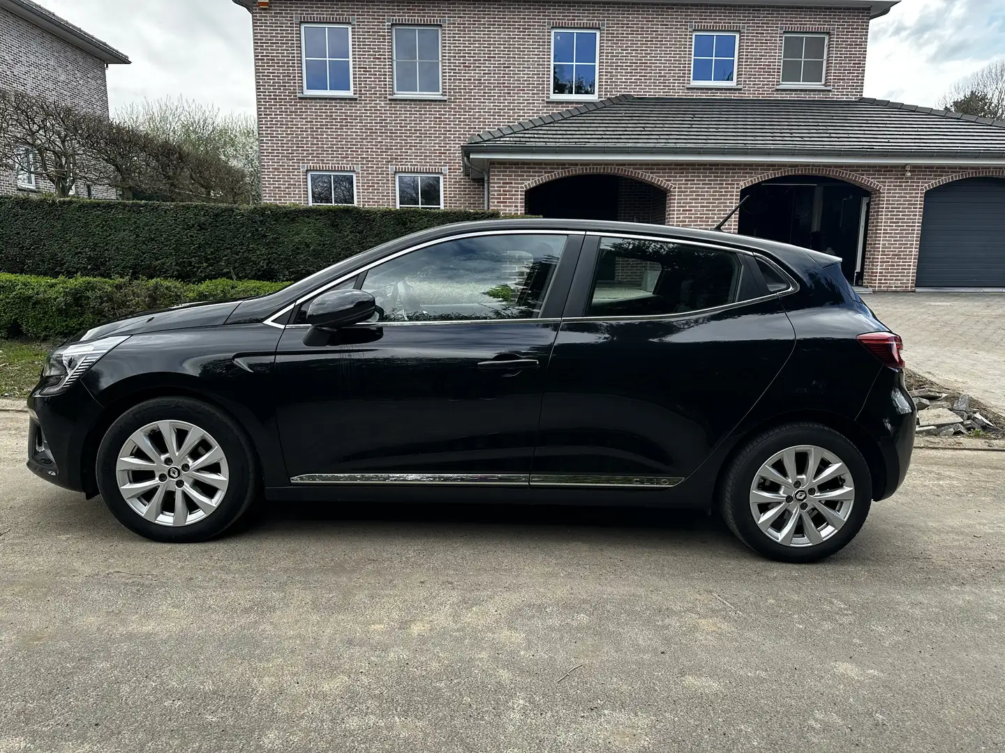 Renault Clio Intens TCe 90 X-Tronic Bijna Full-Option - Carplay Black - 2