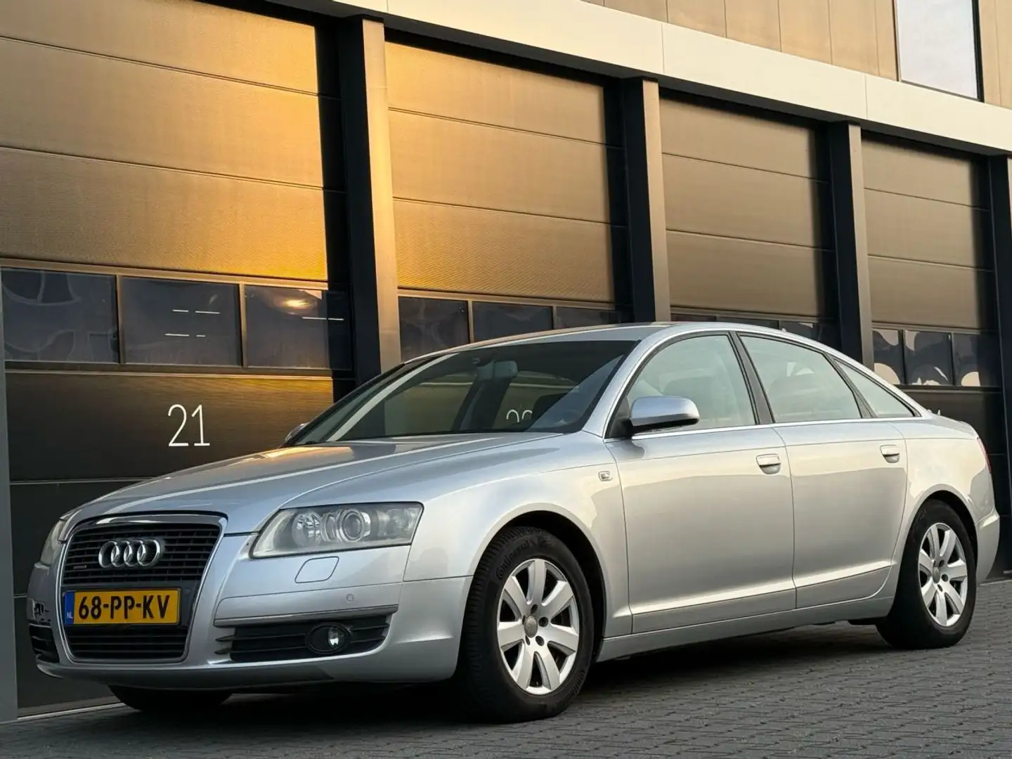 Audi A6 3.2 FSI Quattro Leer Clima Šedá - 1