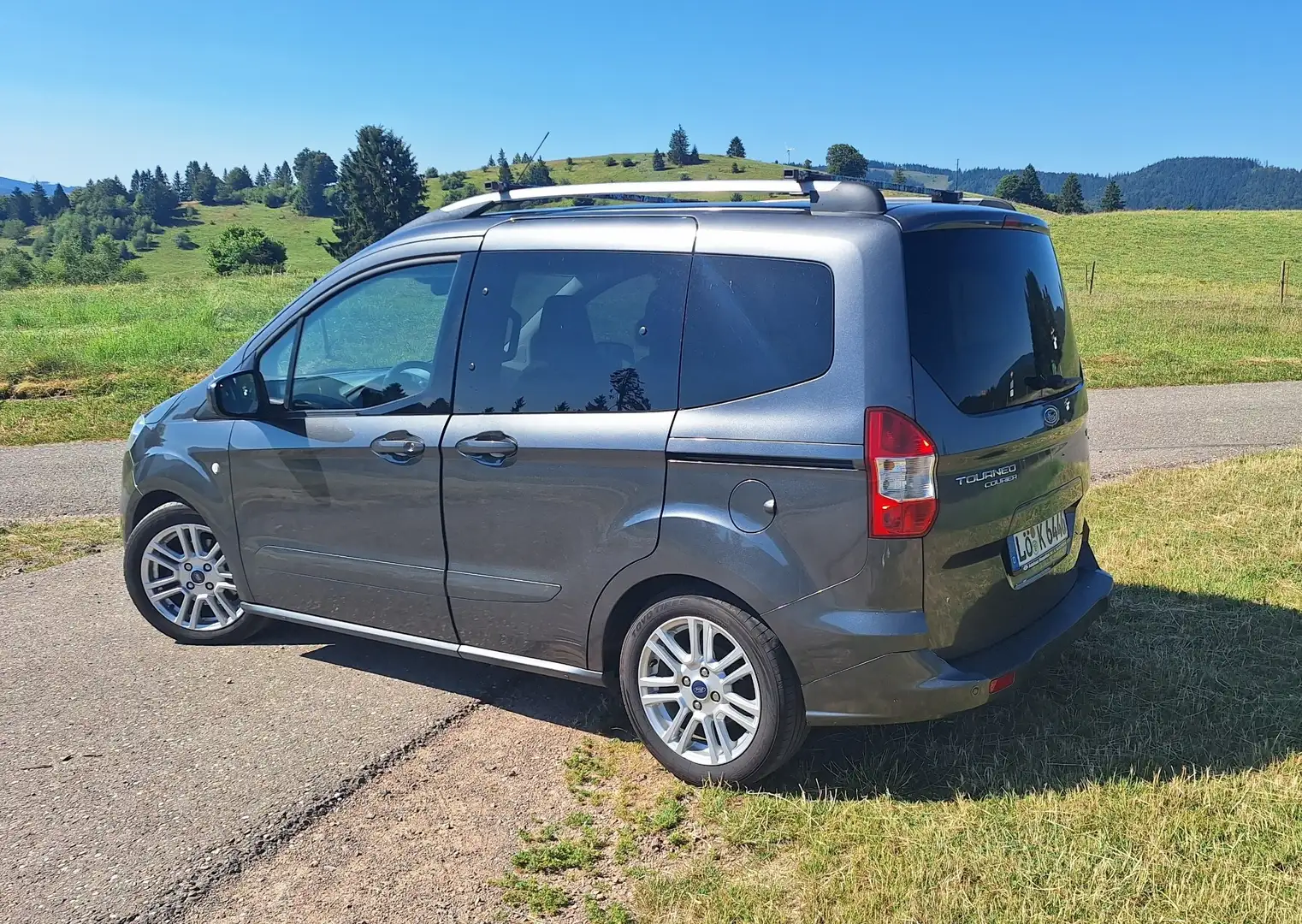 Ford Courier Titanium 55.000 km Szürke - 2