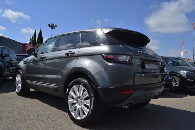 Land Rover Range Rover Evoque view 3