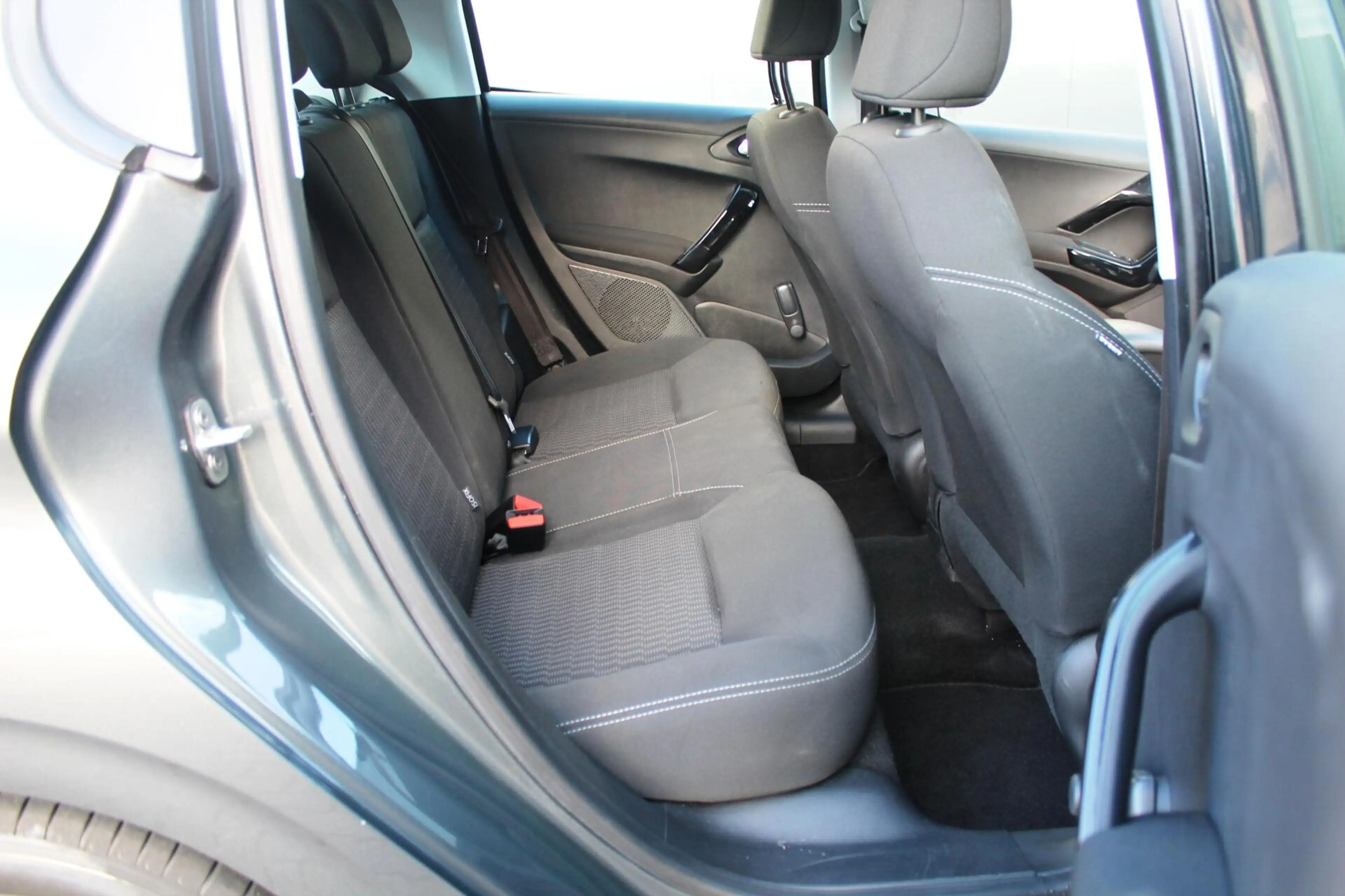 Peugeot 208 1.2 PureTech | Navi | Parkeersensoren | Cruise — photo 14