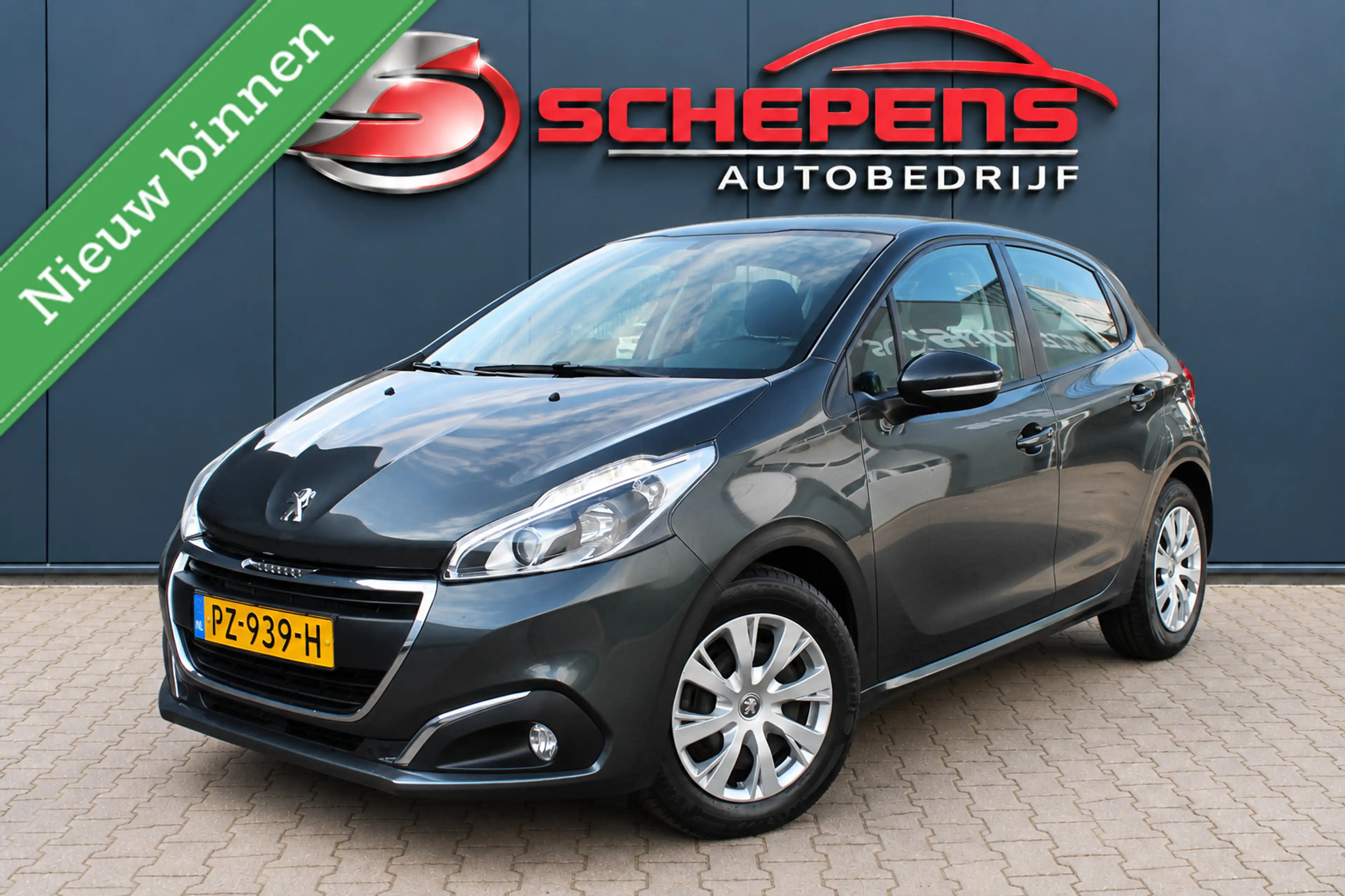 Peugeot 208 1.2 PureTech | Navi | Parkeersensoren | Cruise