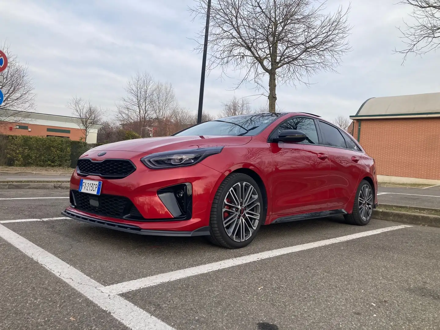 Kia Ceed / cee'd ProCeed 1.6 crdi GT Line 136cv dct Červená - 1