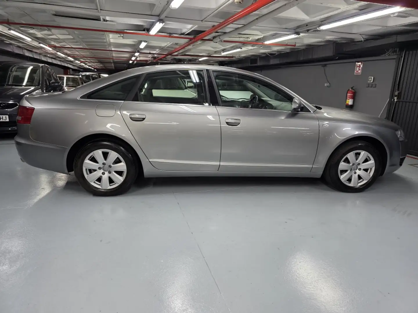 Audi A6 2.4 quattro Gris - 2