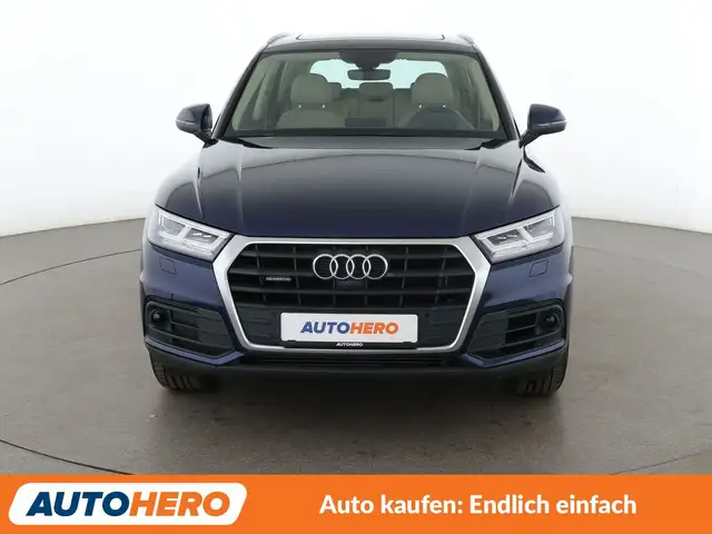 Audi Q5 view 9