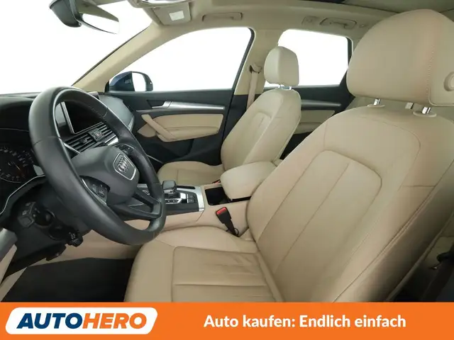 Audi Q5 view 10