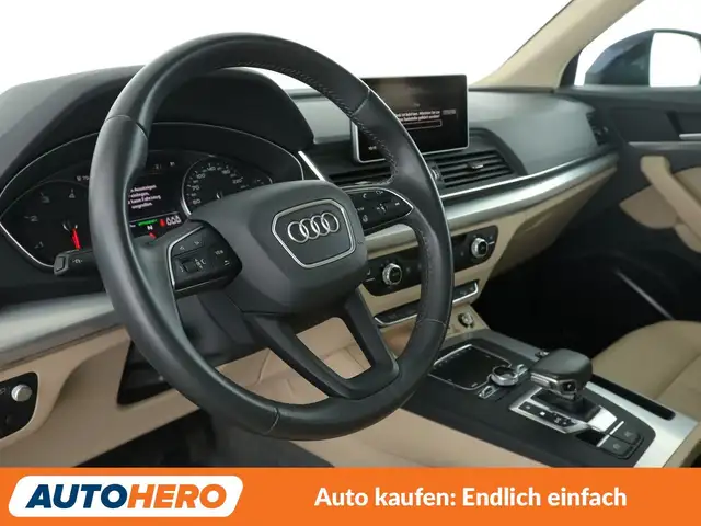 Audi Q5 view 11