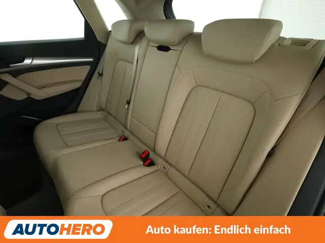 Audi Q5 view 14