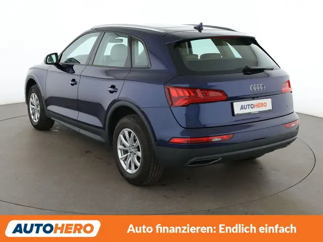 Audi Q5 view 4