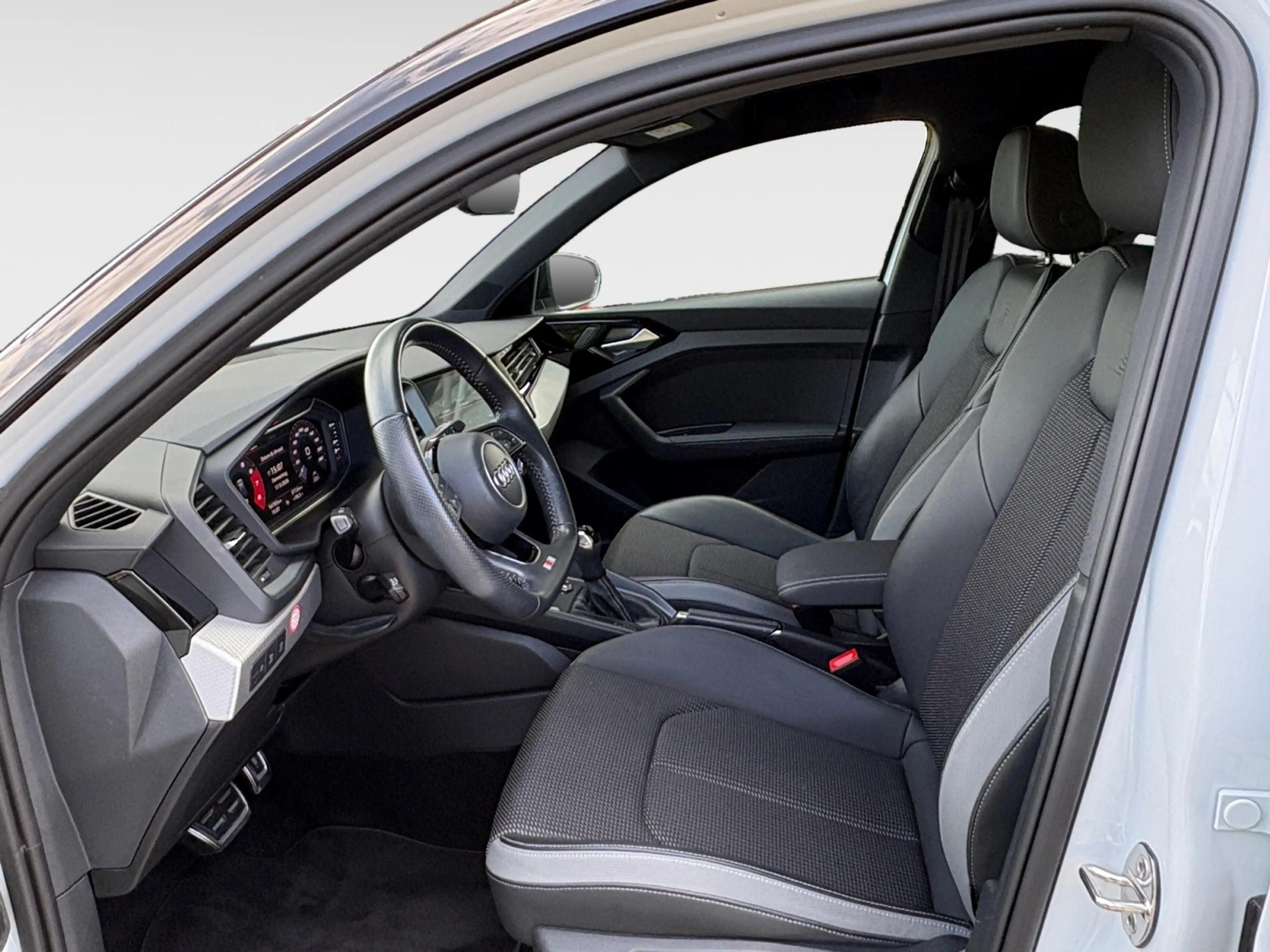 Audi A1 Sportback 30 TFSI S-Line MMI LED Kamera — photo 8