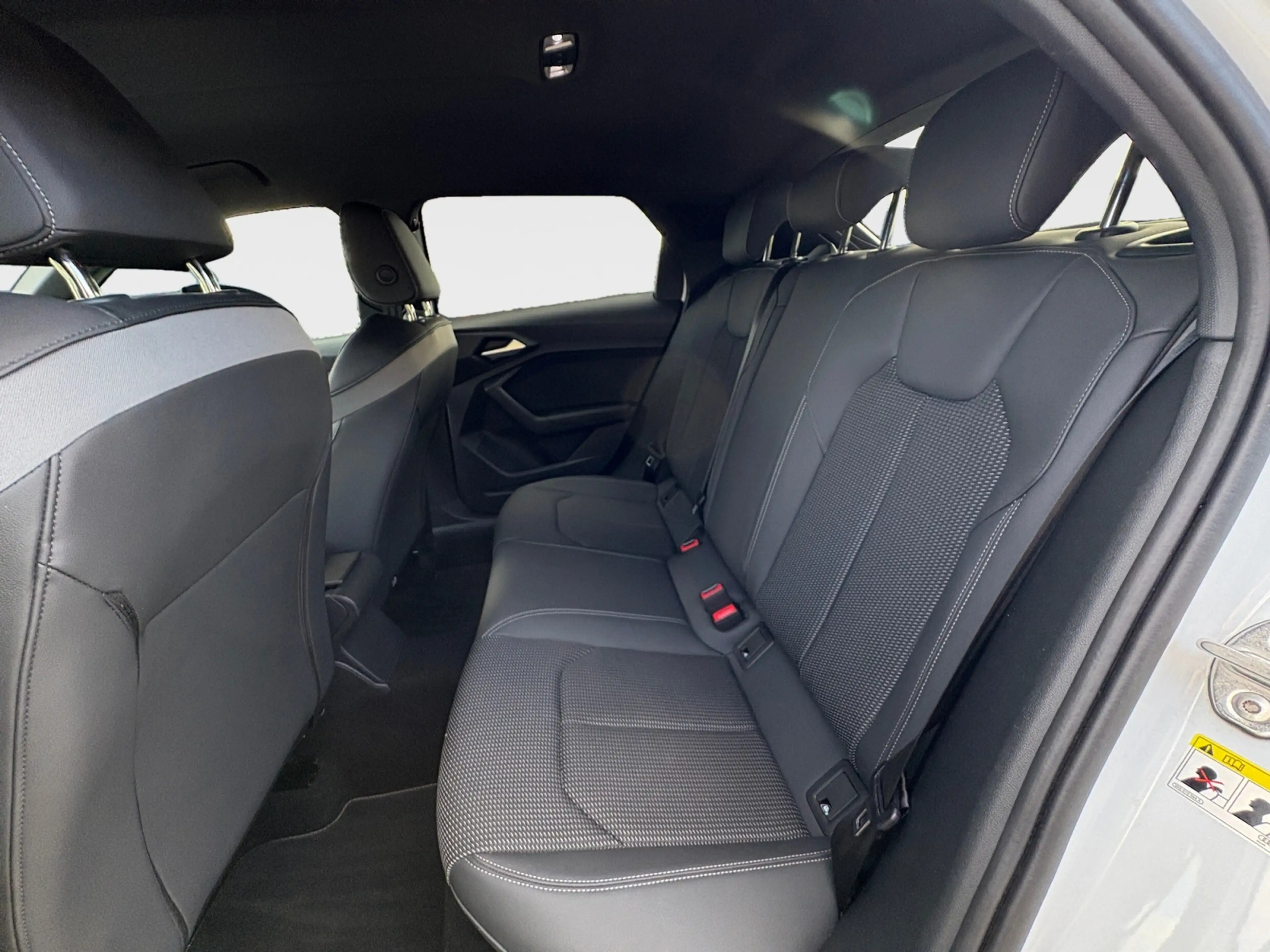 Audi A1 Sportback 30 TFSI S-Line MMI LED Kamera — photo 9