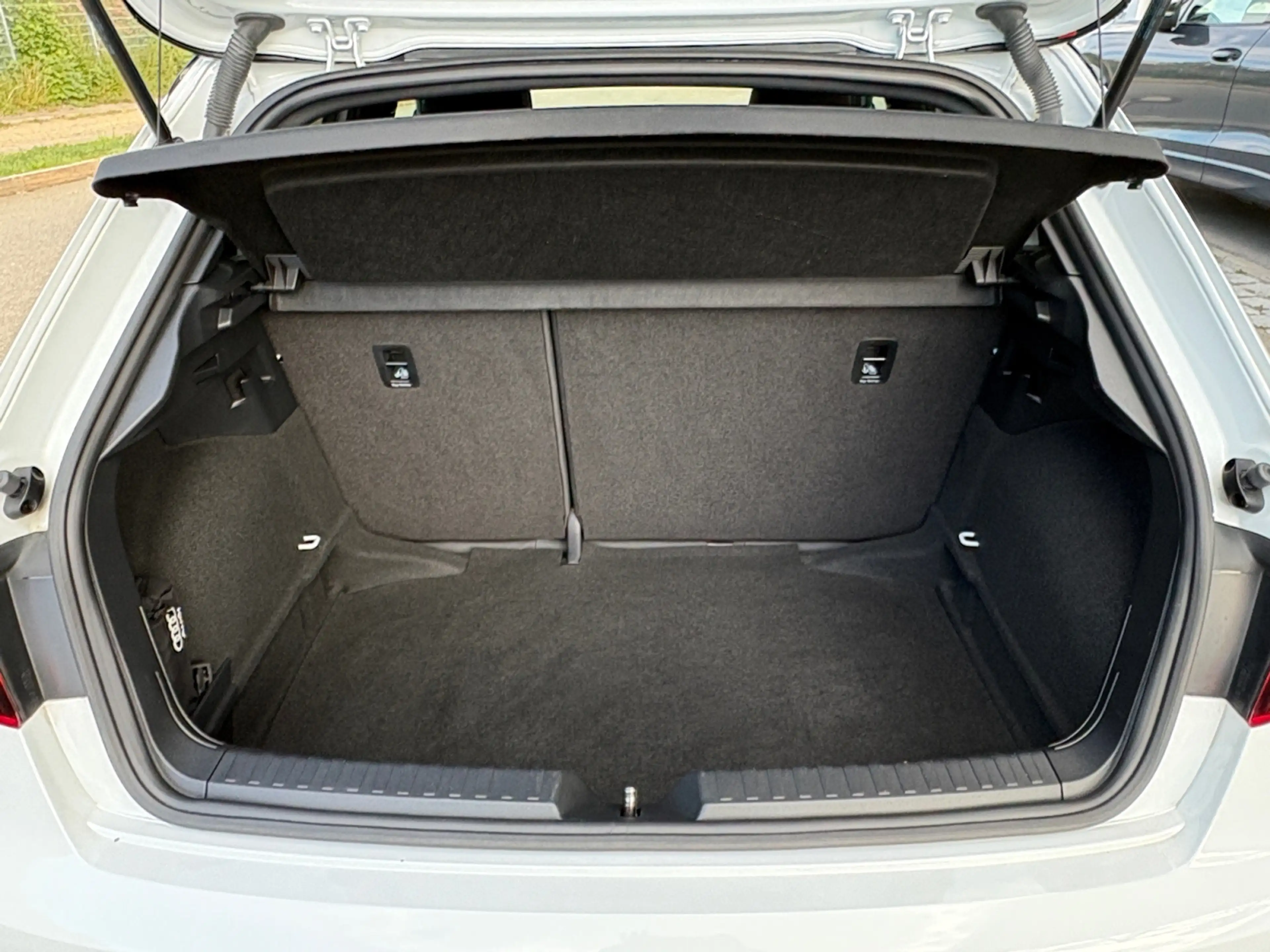Audi A1 Sportback 30 TFSI S-Line MMI LED Kamera — photo 11