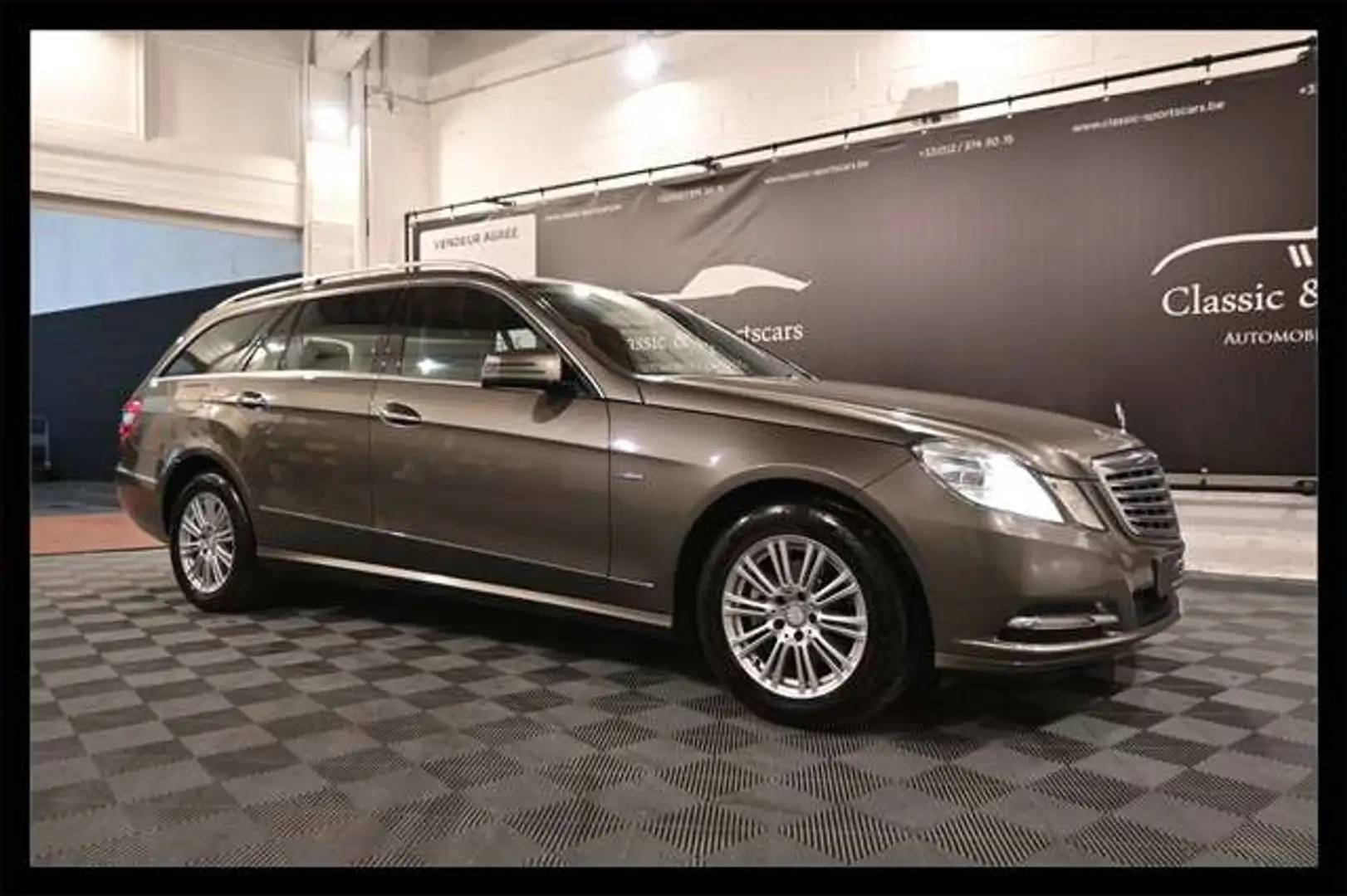 Mercedes-Benz E 220 E 220 CDI BREAK / 7 PLACES / 7 PLAATS / 7 SITZE ! Grau - 1