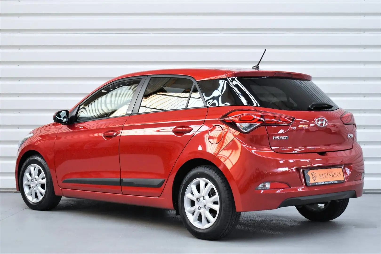 Hyundai i20 Blue Passion+34.500km+PDC+SHZ+LHZ Rot - 2