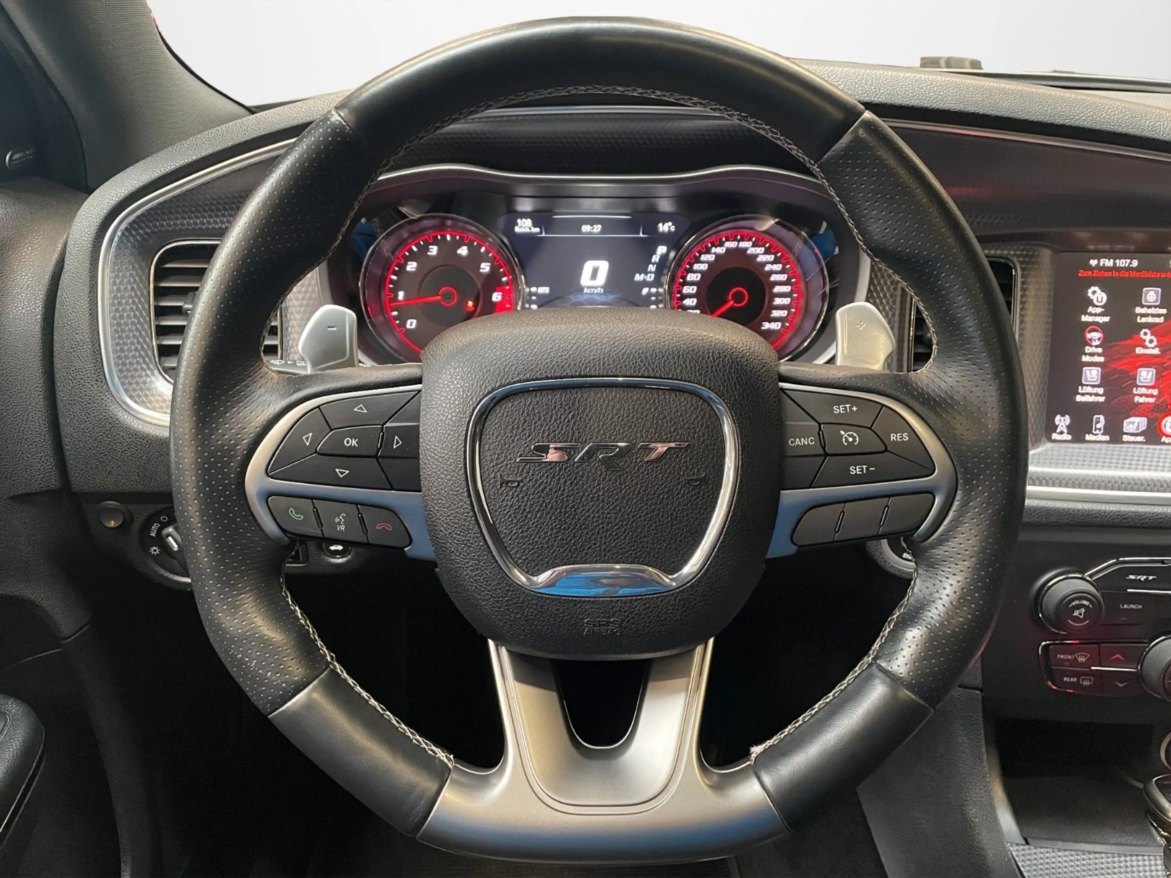 Dodge Charger SRT Hellcat — photo 14