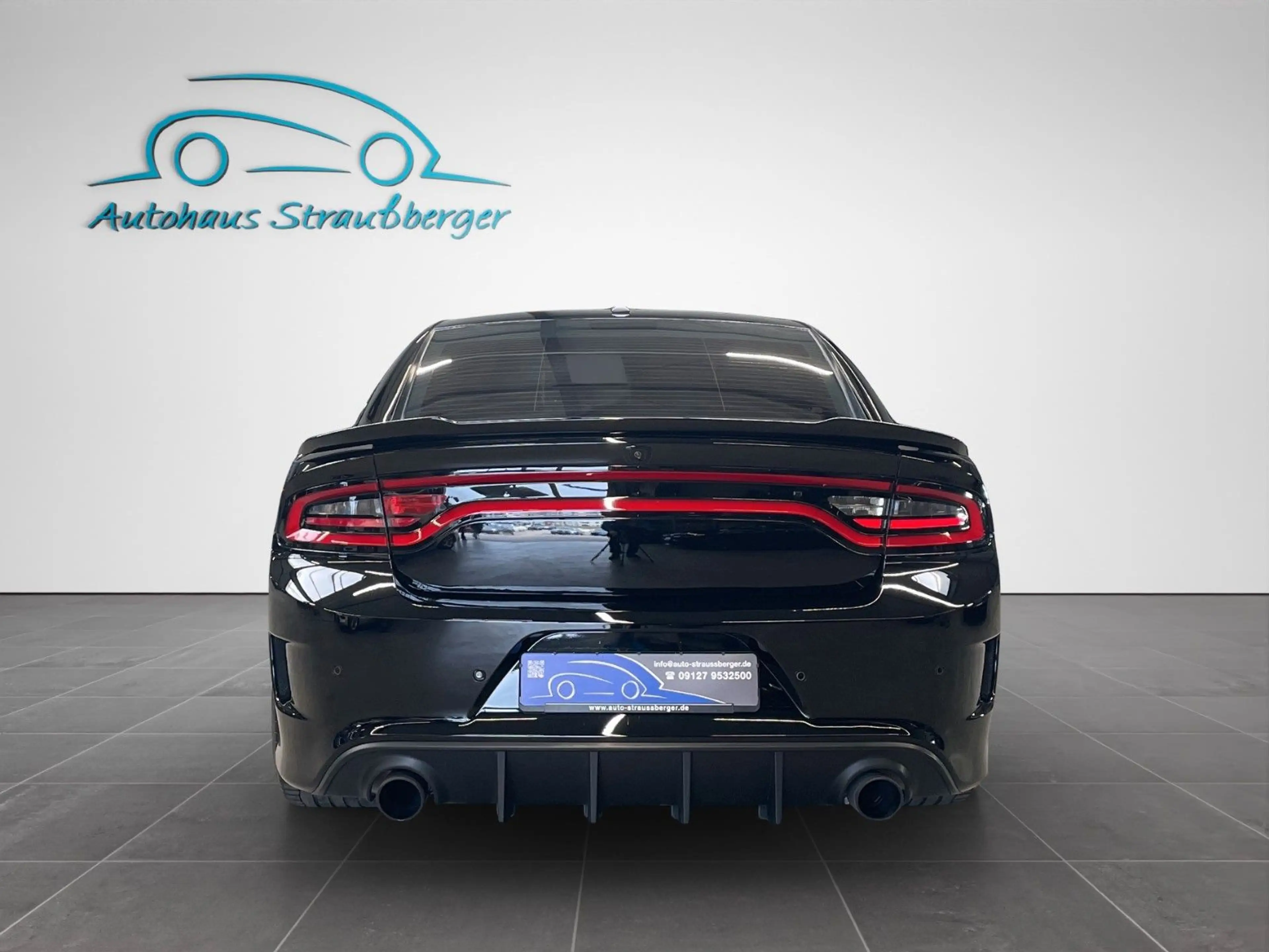 Dodge Charger SRT Hellcat — photo 7