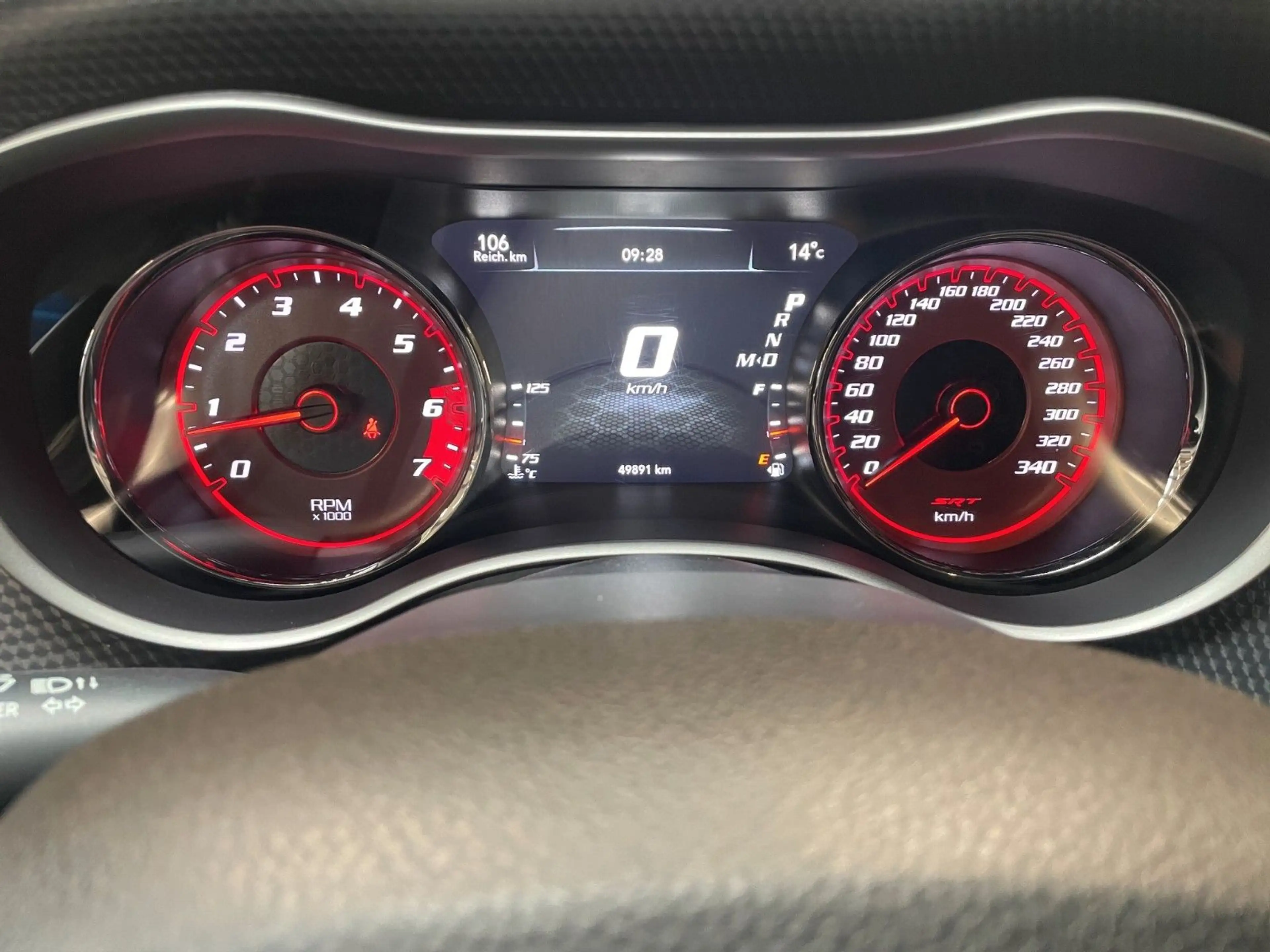 Dodge Charger SRT Hellcat — photo 15
