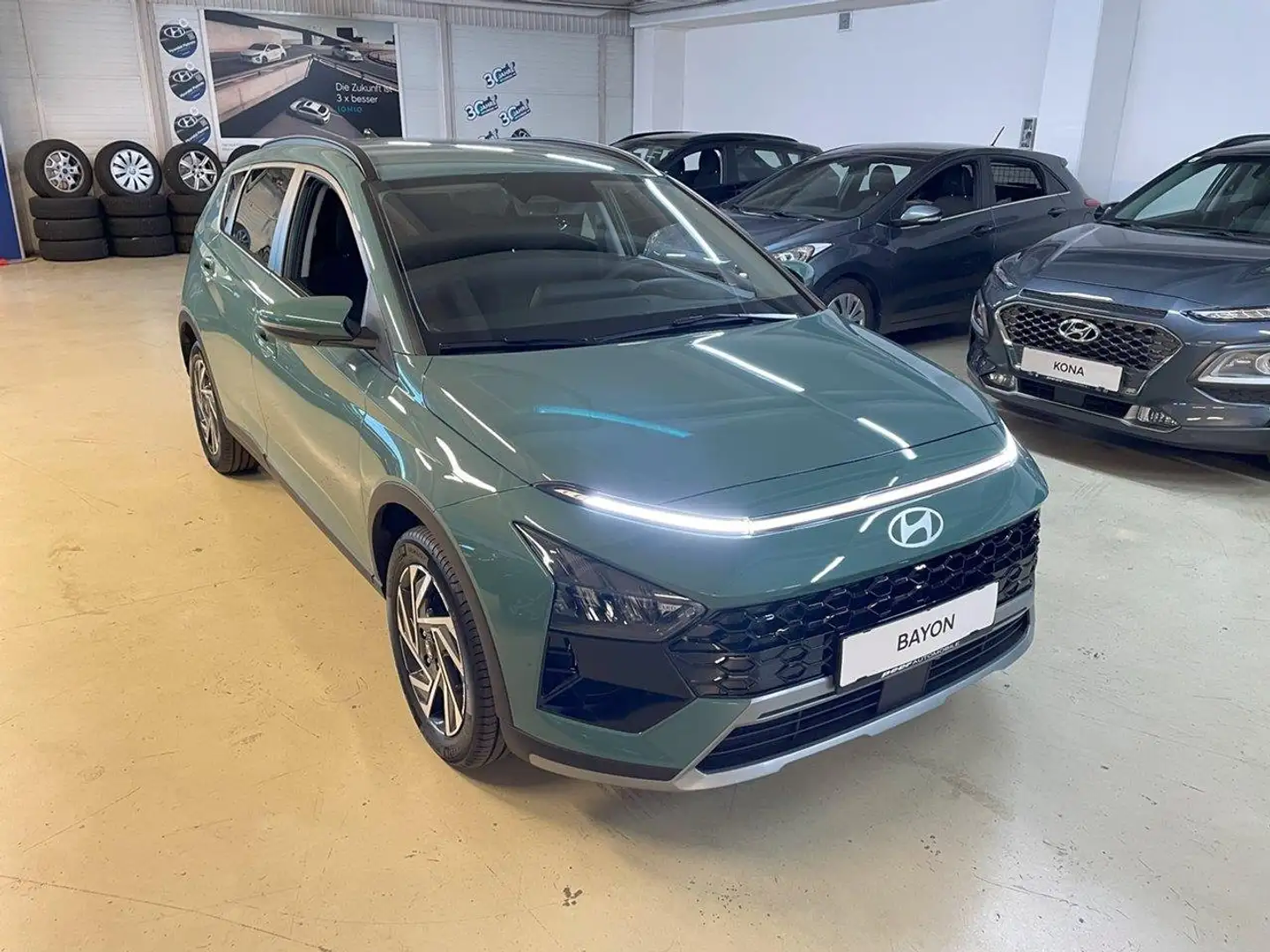 Hyundai BAYON Bayon GO Plus 1.0 T-GDI 100 PS *Tageszulassung* Vert - 2