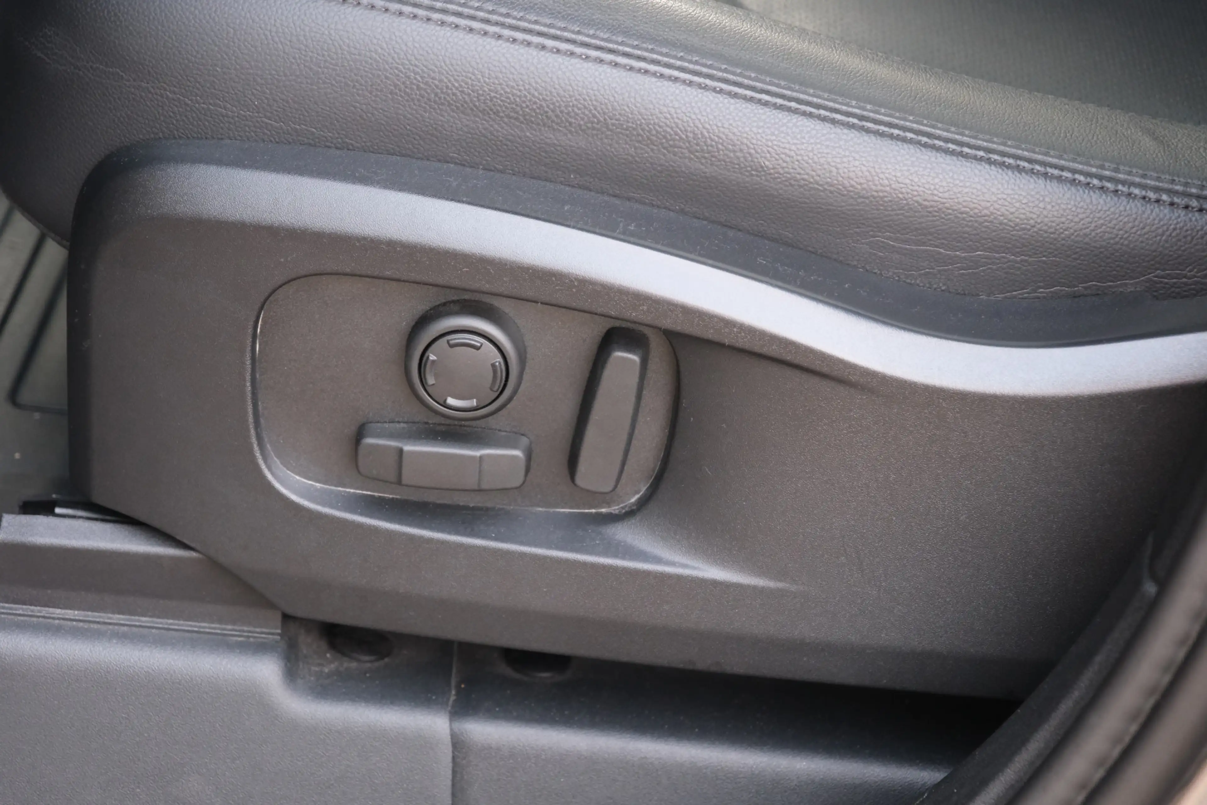 Land Rover Defender 110 2.0 P400e 110 XS | Koelkast | Cold Climate Pac — photo 23
