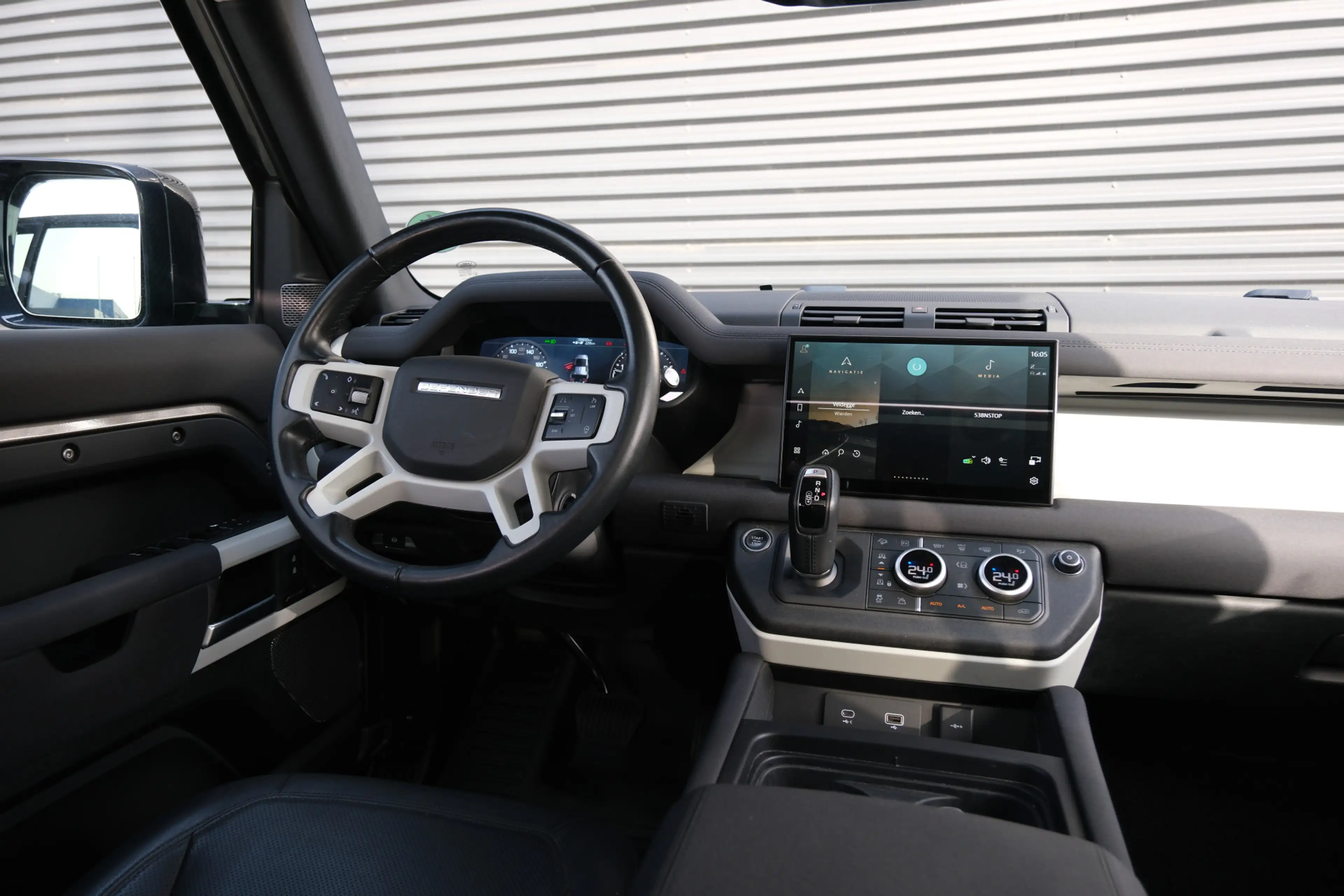 Land Rover Defender 110 2.0 P400e 110 XS | Koelkast | Cold Climate Pac — photo 3