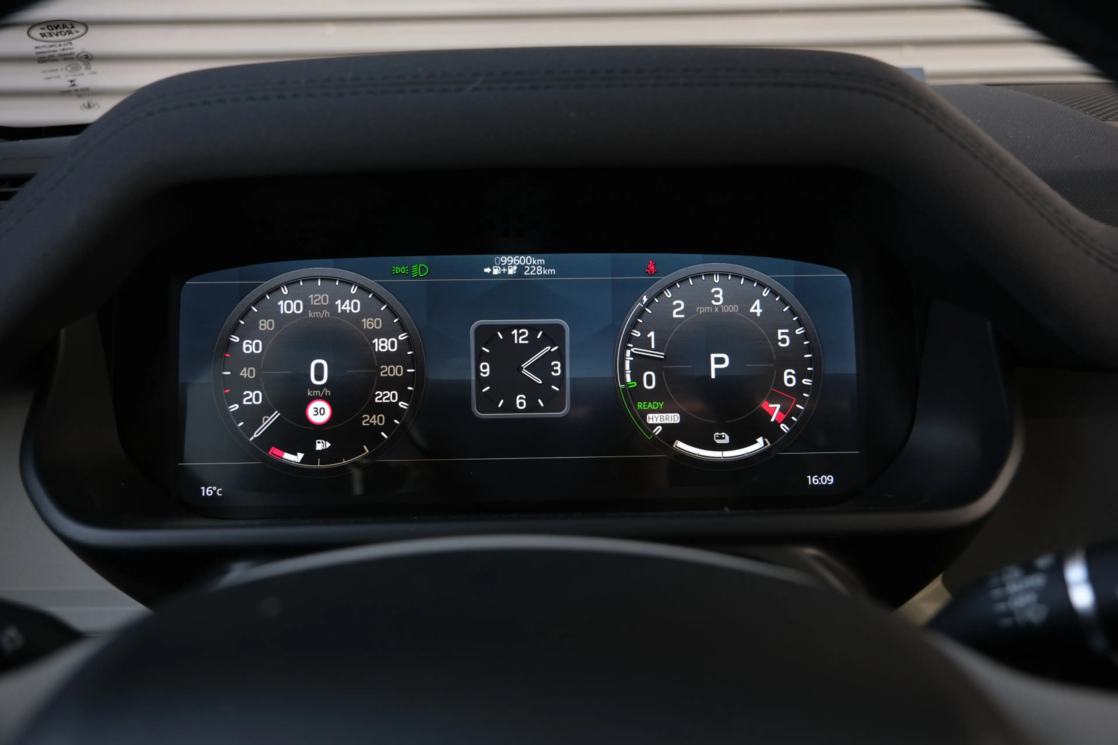 Land Rover Defender 110 2.0 P400e 110 XS | Koelkast | Cold Climate Pac — photo 37