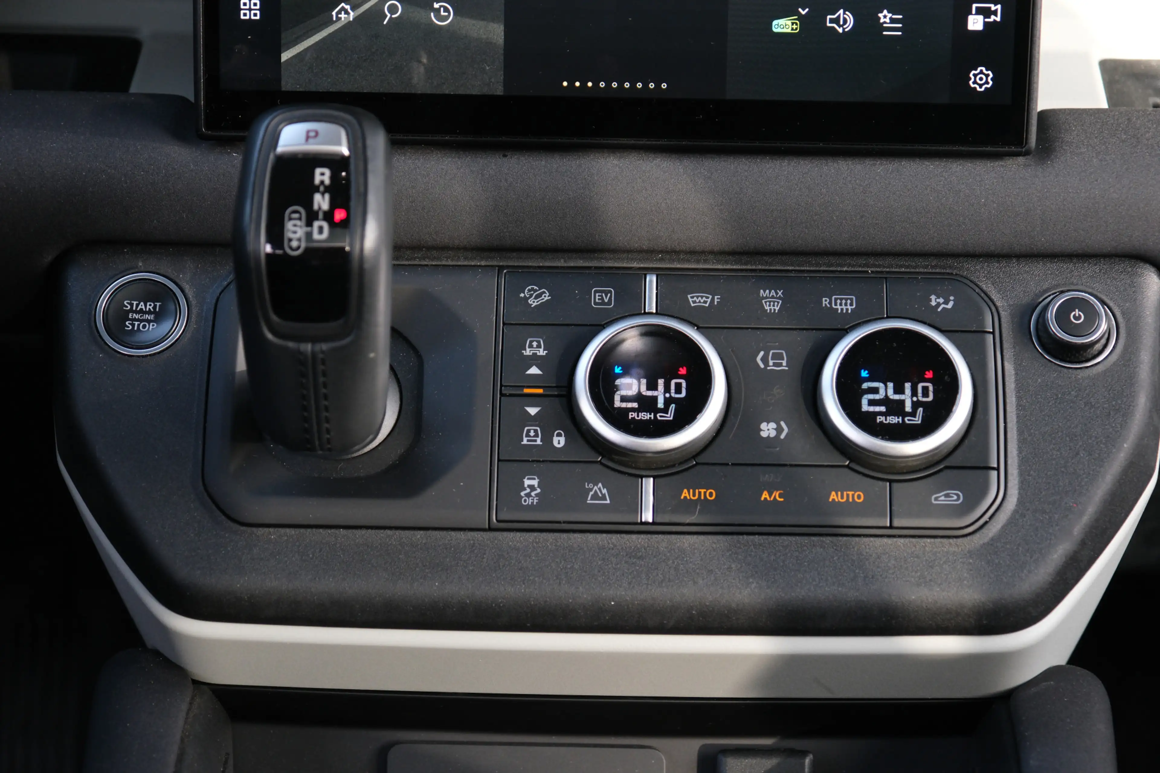 Land Rover Defender 110 2.0 P400e 110 XS | Koelkast | Cold Climate Pac — photo 34