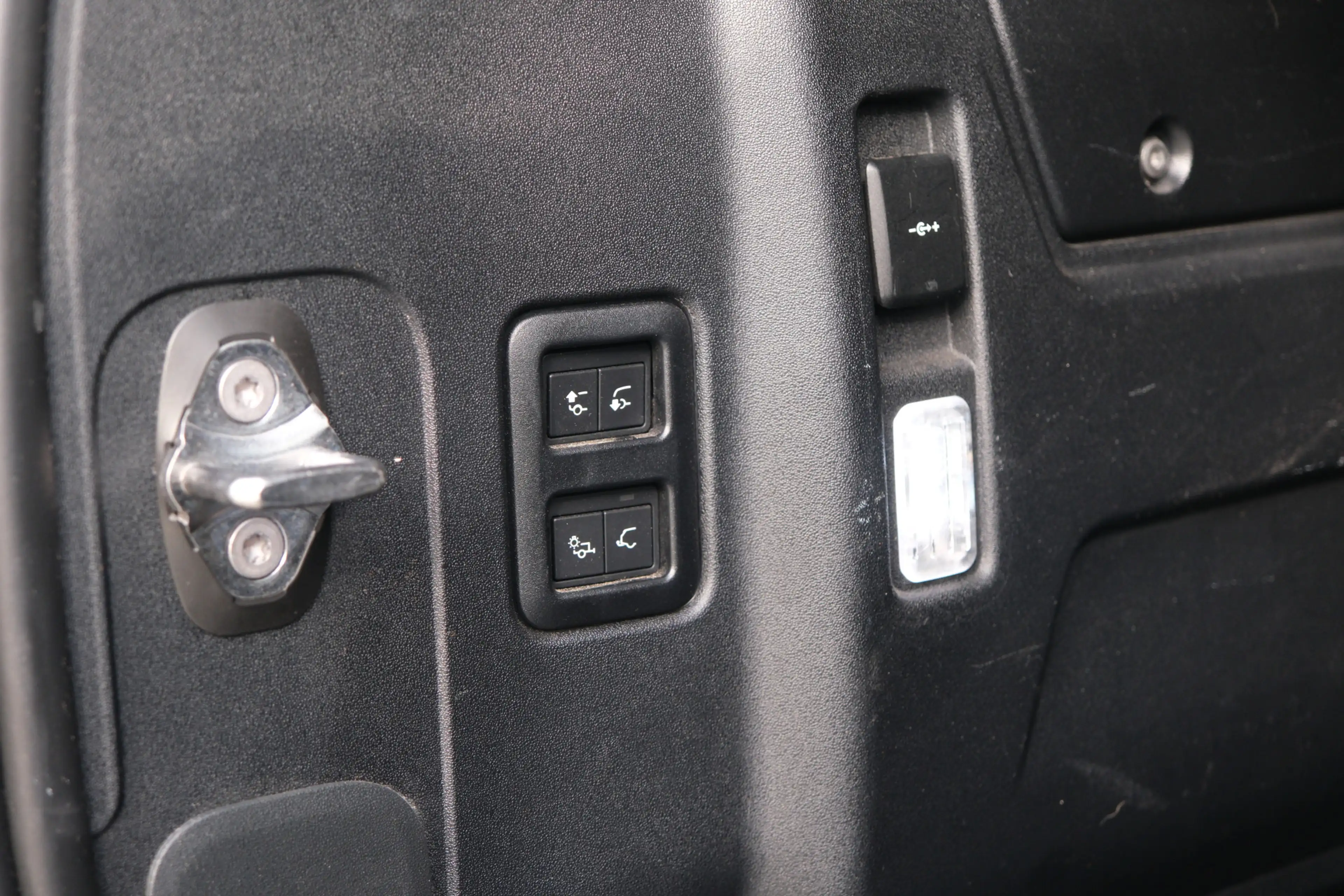 Land Rover Defender 110 2.0 P400e 110 XS | Koelkast | Cold Climate Pac — photo 20