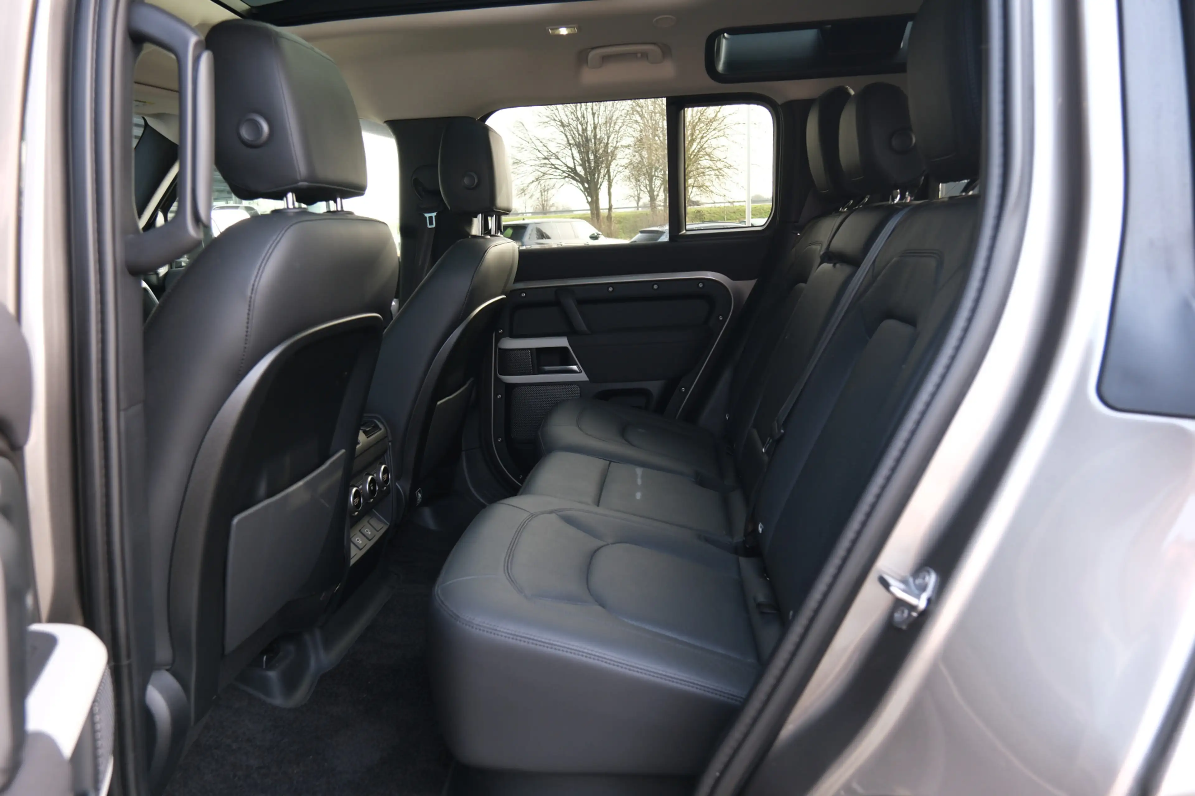 Land Rover Defender 110 2.0 P400e 110 XS | Koelkast | Cold Climate Pac — photo 29