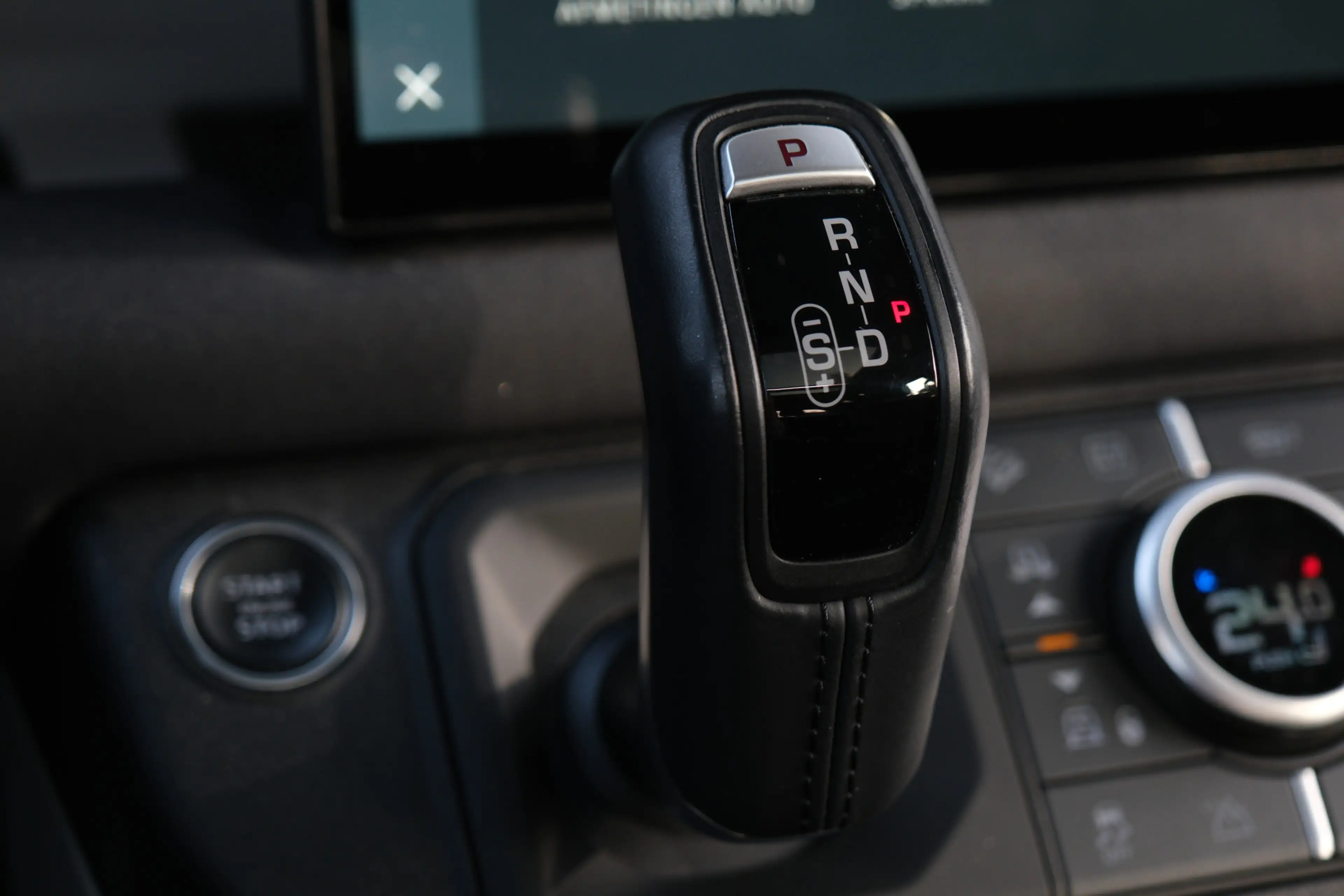 Land Rover Defender 110 2.0 P400e 110 XS | Koelkast | Cold Climate Pac — photo 48