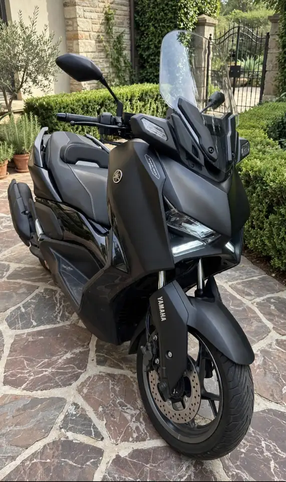 Yamaha X-Max 125
