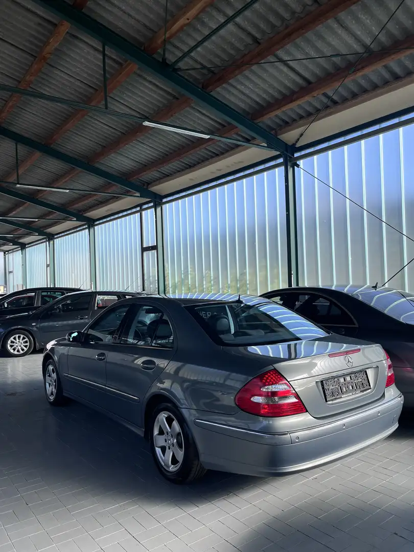 Mercedes-Benz E 220 Avantgarde CDI Sequentronic - 2