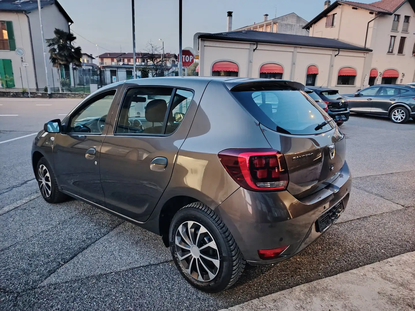 Dacia Sandero Streetway II1.0 Comfort 5/P 75Cv "OK NEOPATENTATI" Marrone - 2