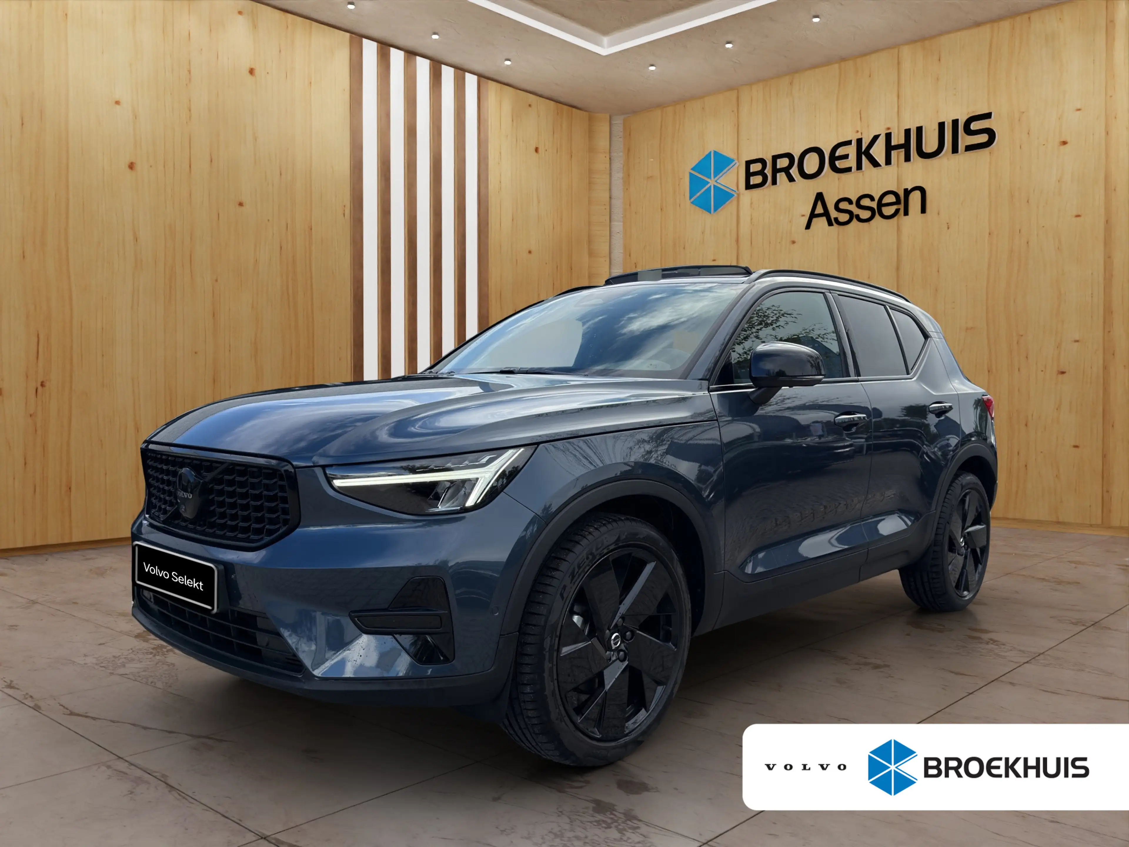 Volvo XC40 2.0 B4 Plus Black Edition | Trekhaak | Panoramadak