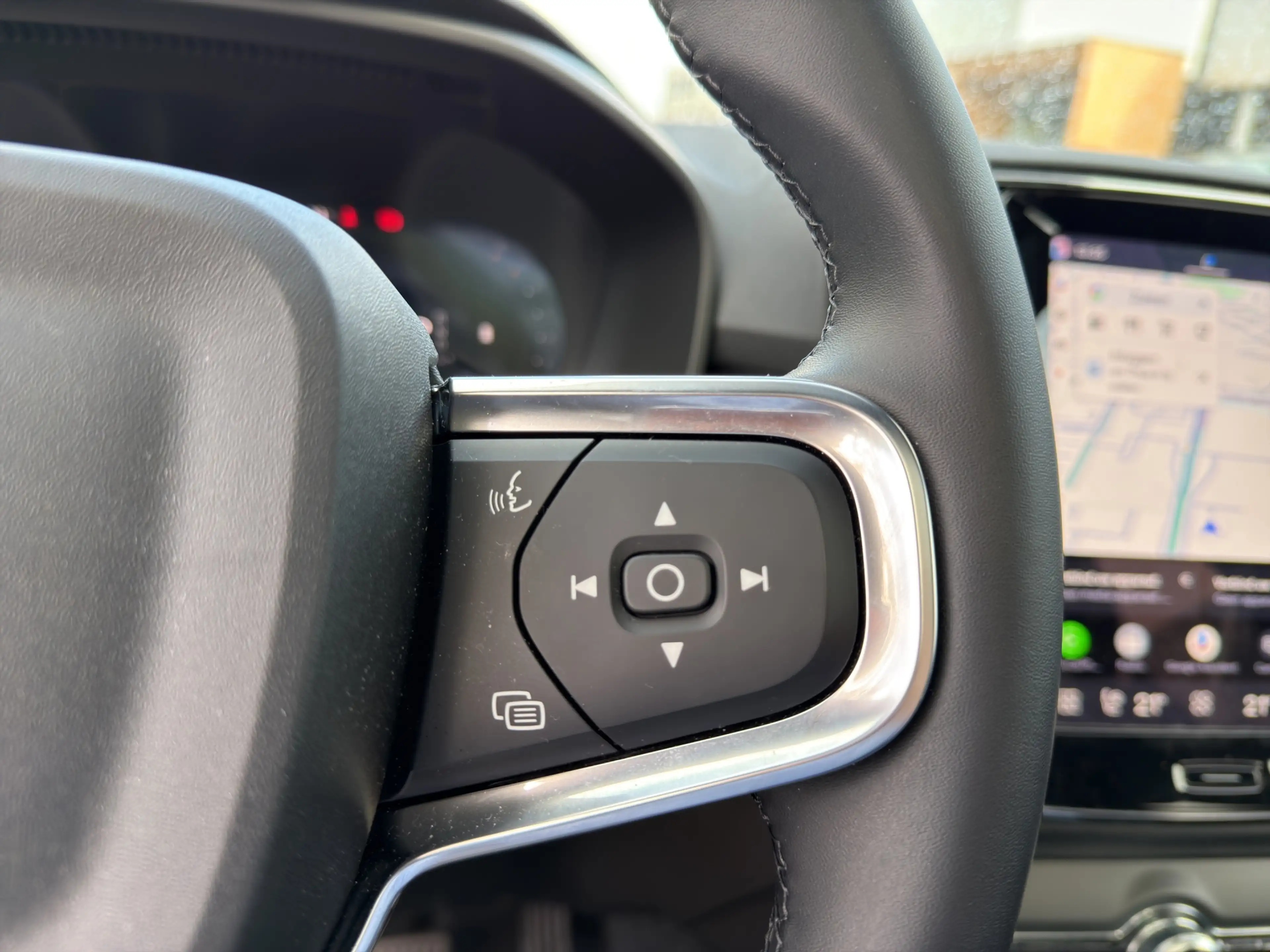 Volvo XC40 2.0 B4 Plus Black Edition | Trekhaak | Panoramadak — photo 11